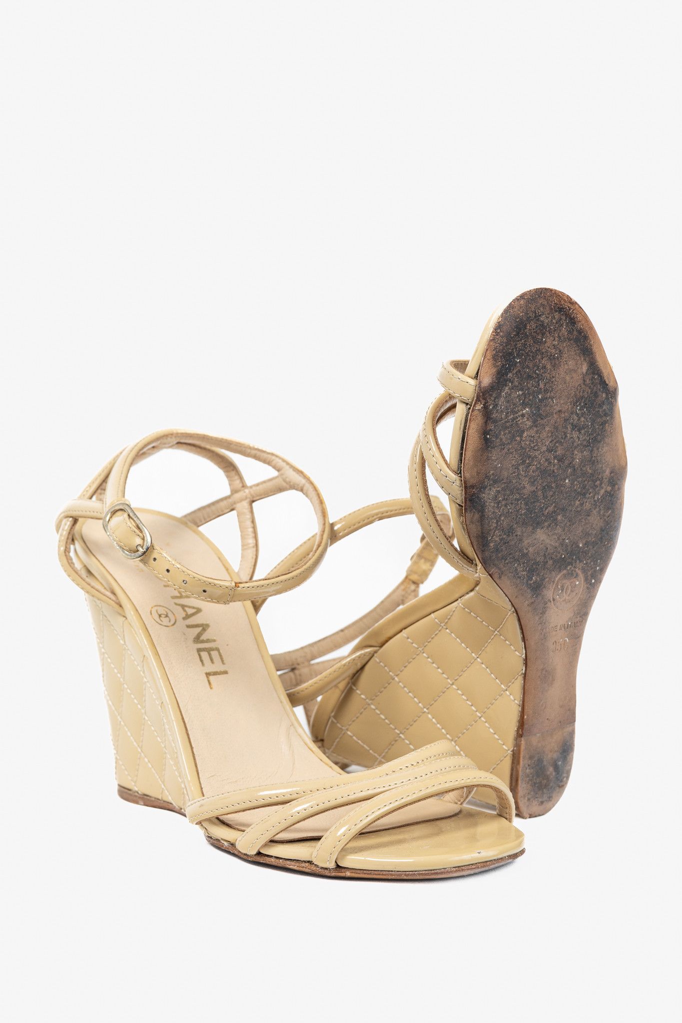 Chanel Chanel Beige Patent Leather Quilted-Wedge Sandals Size US 4.5 / IT 34.5 - 4 Thumbnail