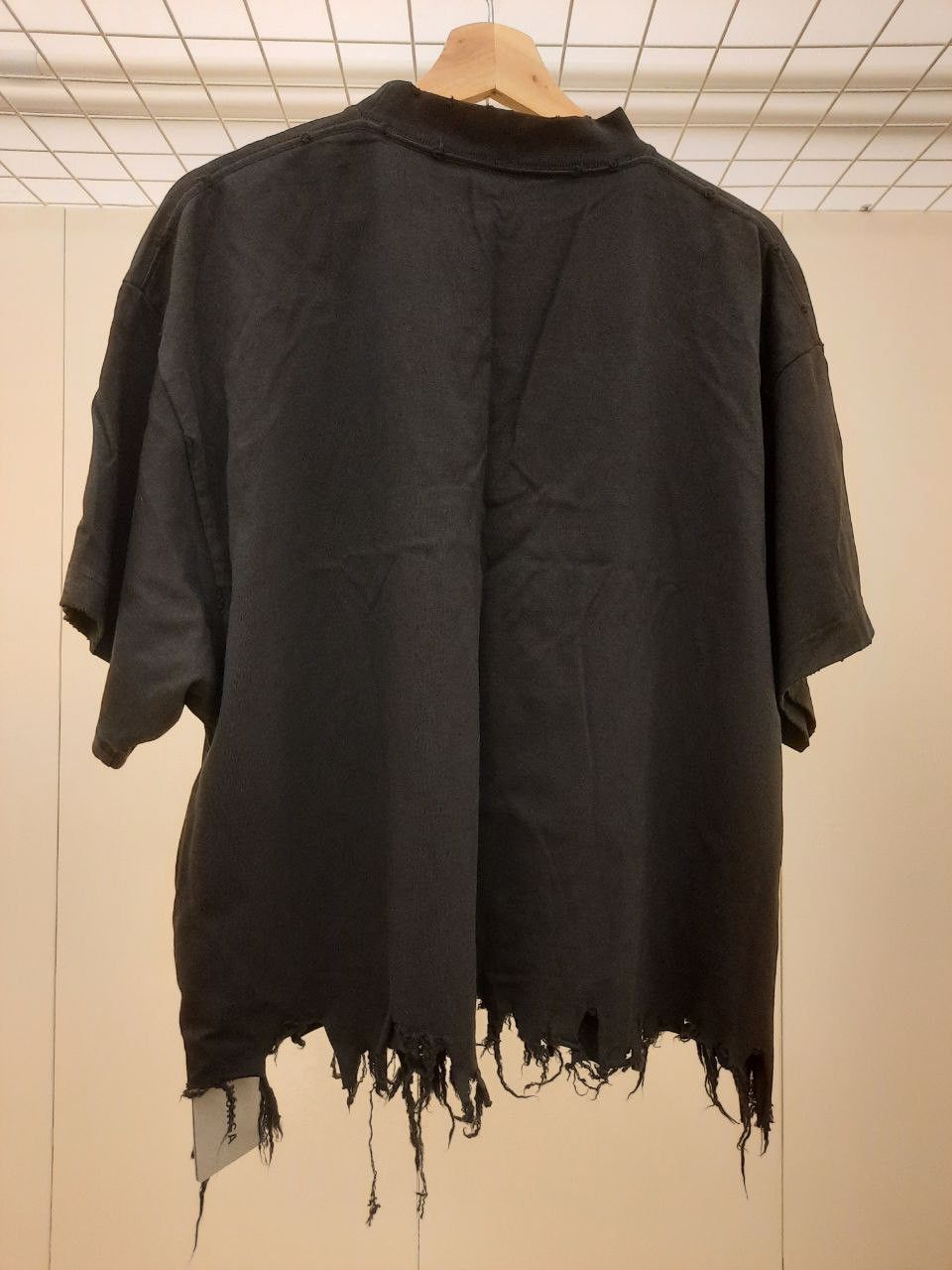 Balenciaga *New* Unity Sports Icon Cropped Distressed Tee Size US S / EU 44-46 / 1 - 2 Thumbnail