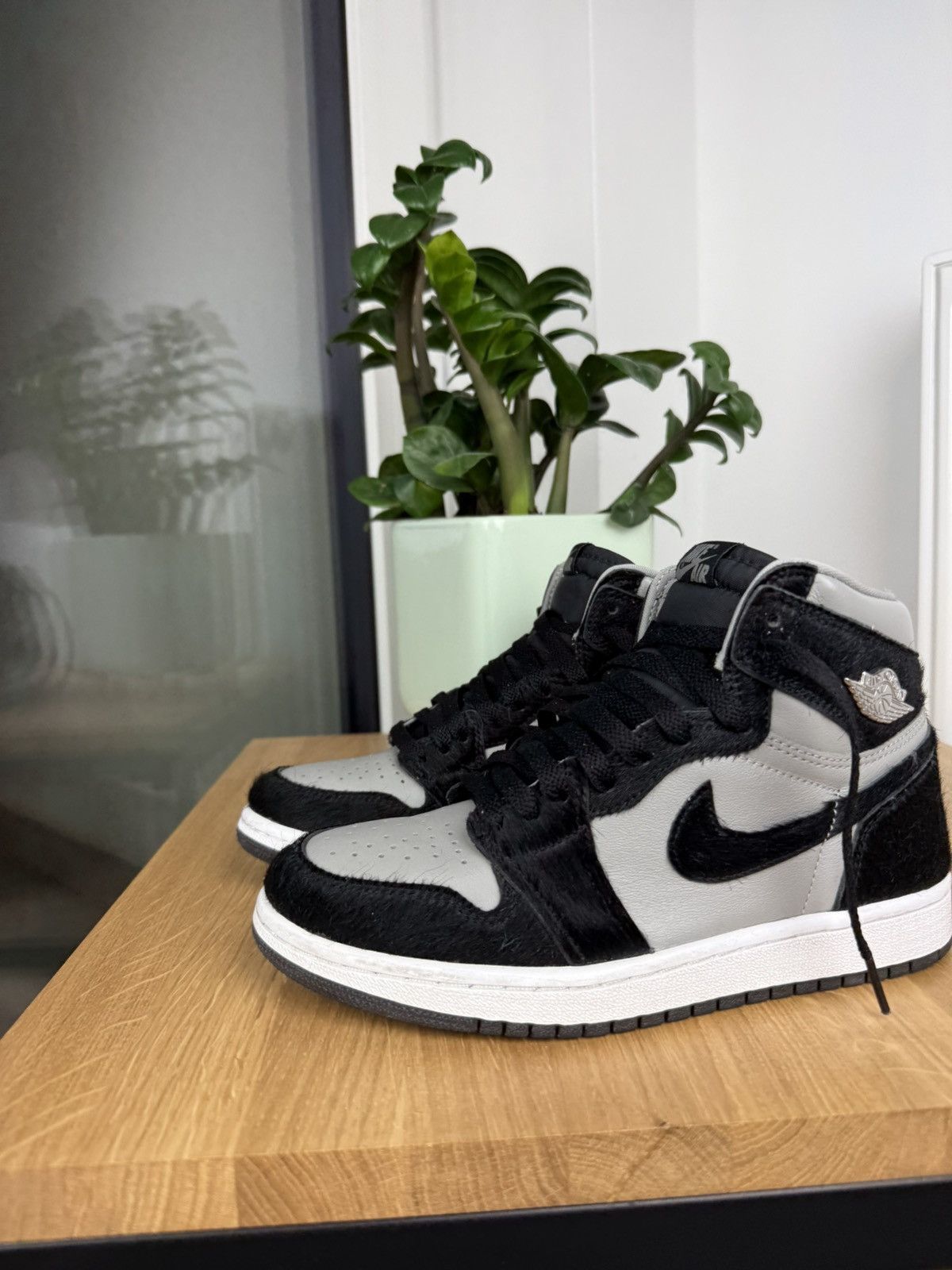 Jordan Brand Jordan 1 Shadow Gray Black shoes Size US 5 / EU 37 - 3 Thumbnail