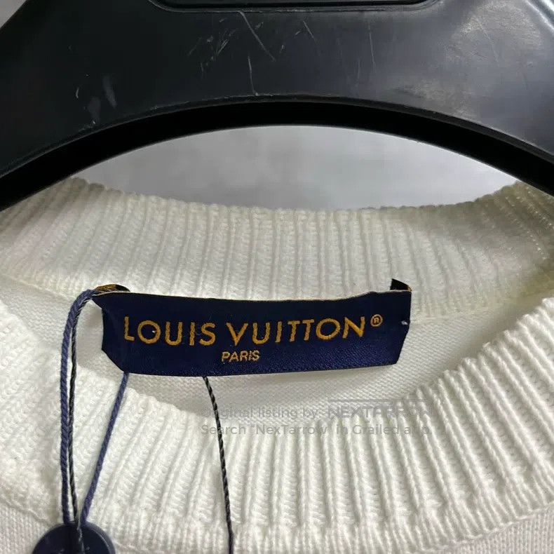Louis Vuitton Louis Vuitton Latest White Solid Chest Logo Printed Crew N Size US M / EU 48-50 / 2 - 2 Thumbnail