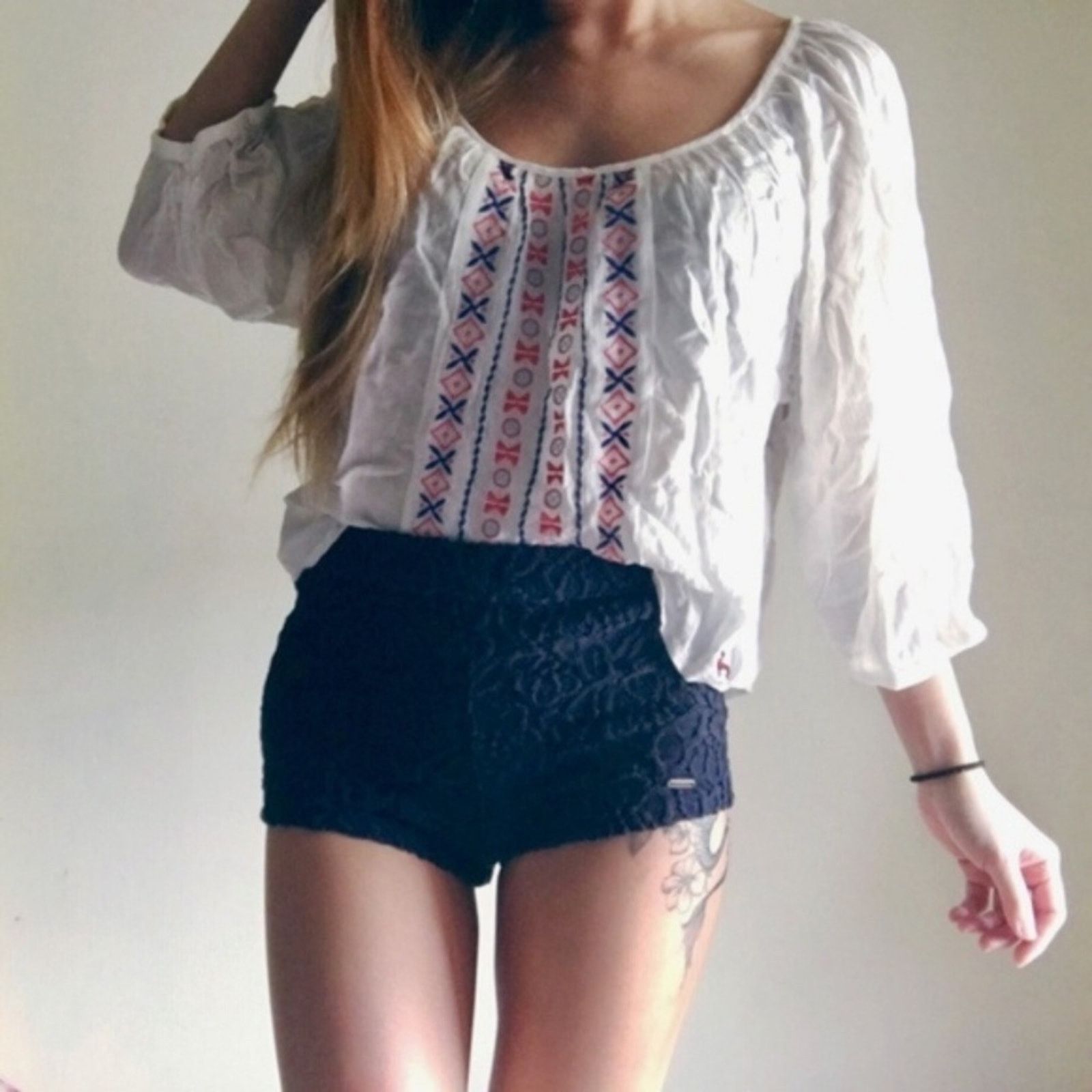 Hollister Hollister White Aztec Patterned Blouse Size S / US 4 / IT 40 - 6 Thumbnail
