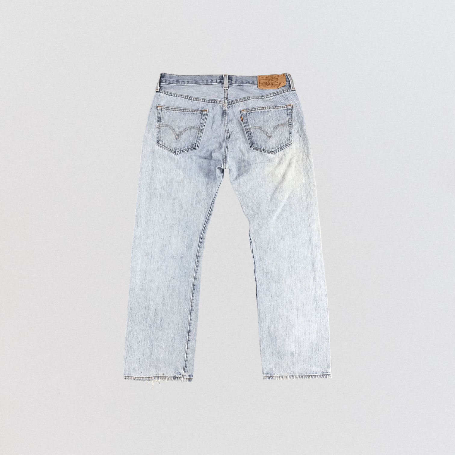Levi's × Vintage Vintage Light Wash Levis 501 Jeans- JM1067 Size US 36 / EU 52 - 2 Thumbnail