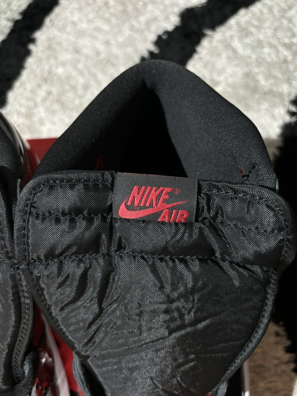 Jordan Brand Air Jordan 1 Retro High OG Patent Bred Size US 11 / EU 44 - 11 Thumbnail