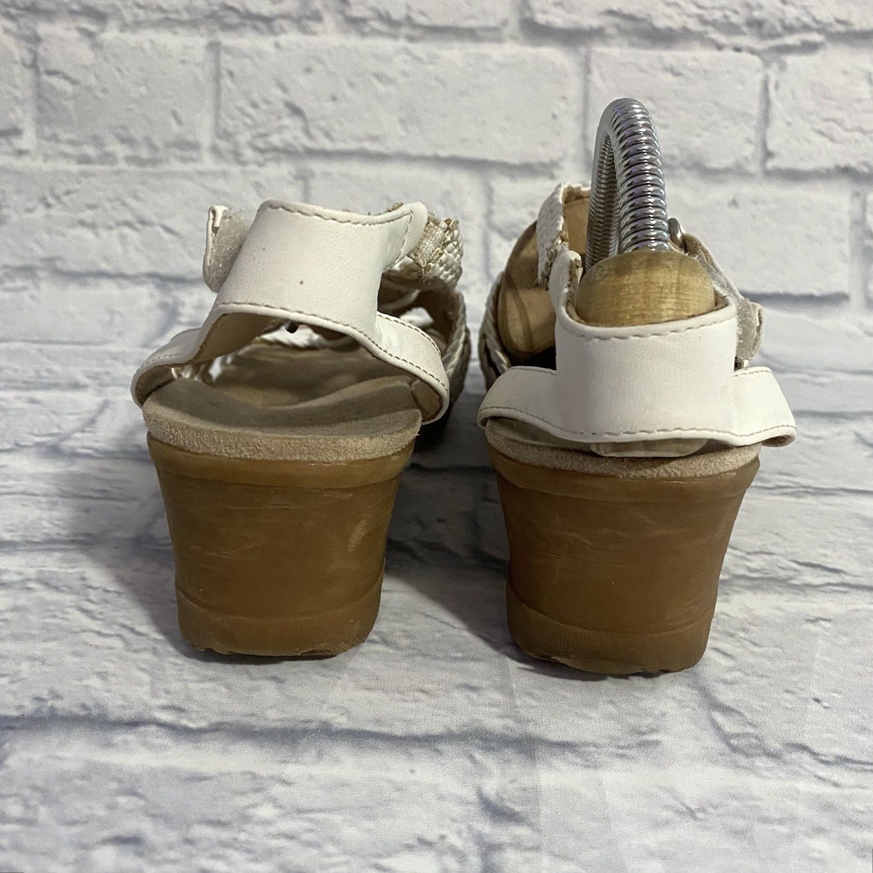Vintage BareTraps Takara White Tan Braided T-Strap Wedge Sandals 8.5 M Buckle Heel Strap Platforms & Wedges Womens Sandal Size US 6 / IT 36 - 6 Thumbnail