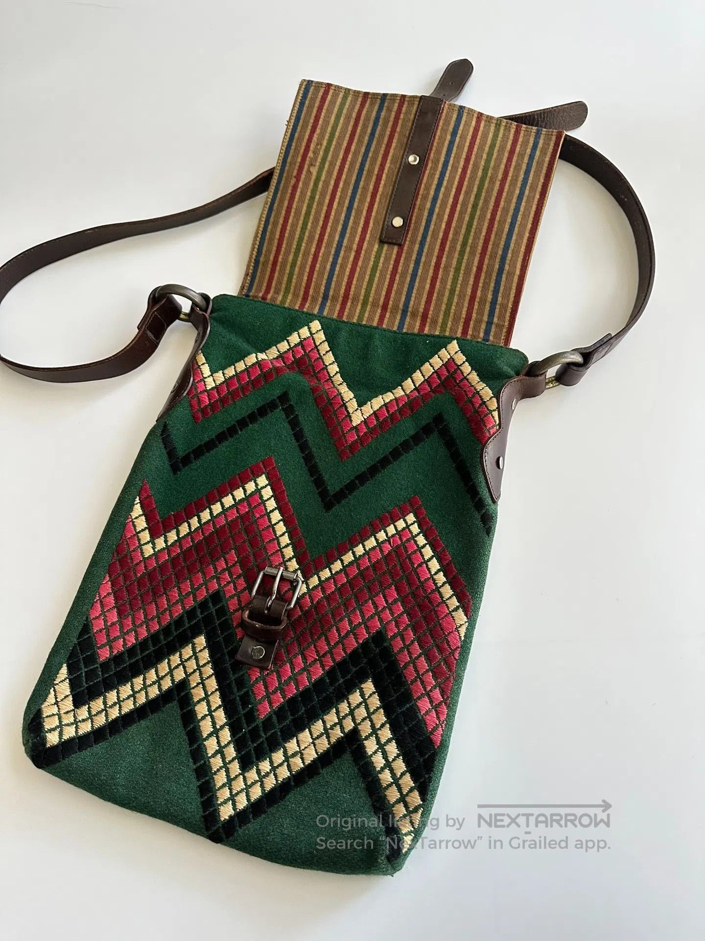 Dries Van Noten DRIES VAN NOTEN Initial version: Intermaterial stitched sh Size ONE SIZE - 3 Thumbnail
