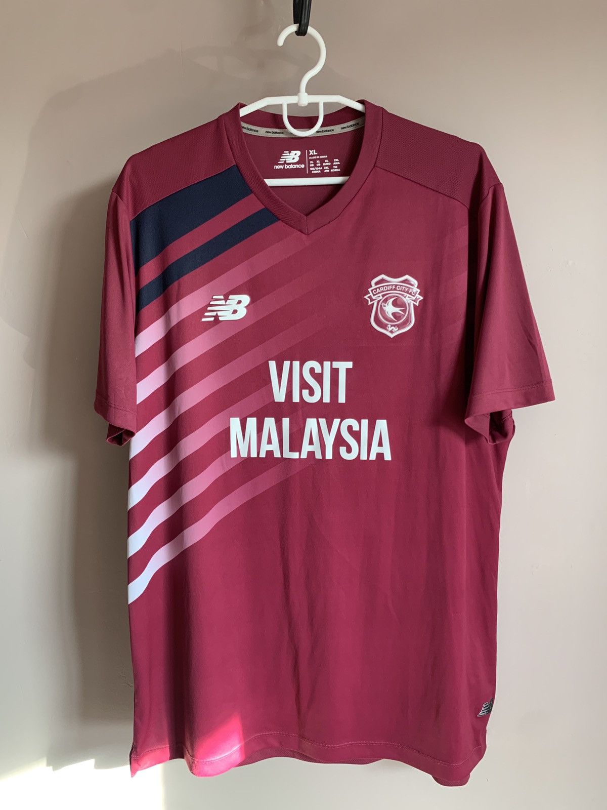 New Balance Cardiff City Away Football Shirt New Balance Soccer Jersey Size US XL / EU 56 / 4 - 1 Thumbnail