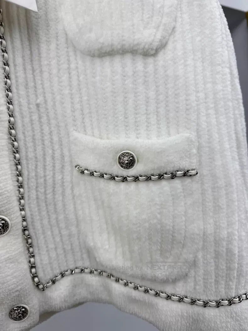 Chanel Chanel White four-pocket leather chain corduroy jacket Size XS / US 0-2 / IT 36-38 - 2 Thumbnail