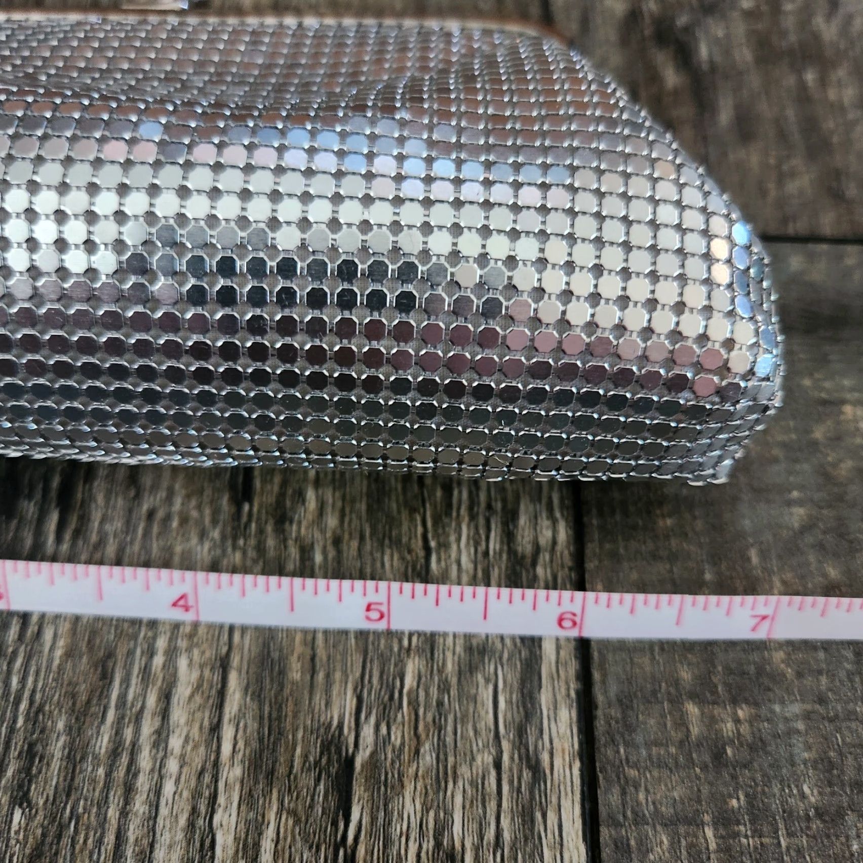 Vintage Studio 18 Sequence Silver Chrome Change Purse Clutch 7" Wrist Strap Women Night Out Size ONE SIZE - 4 Thumbnail