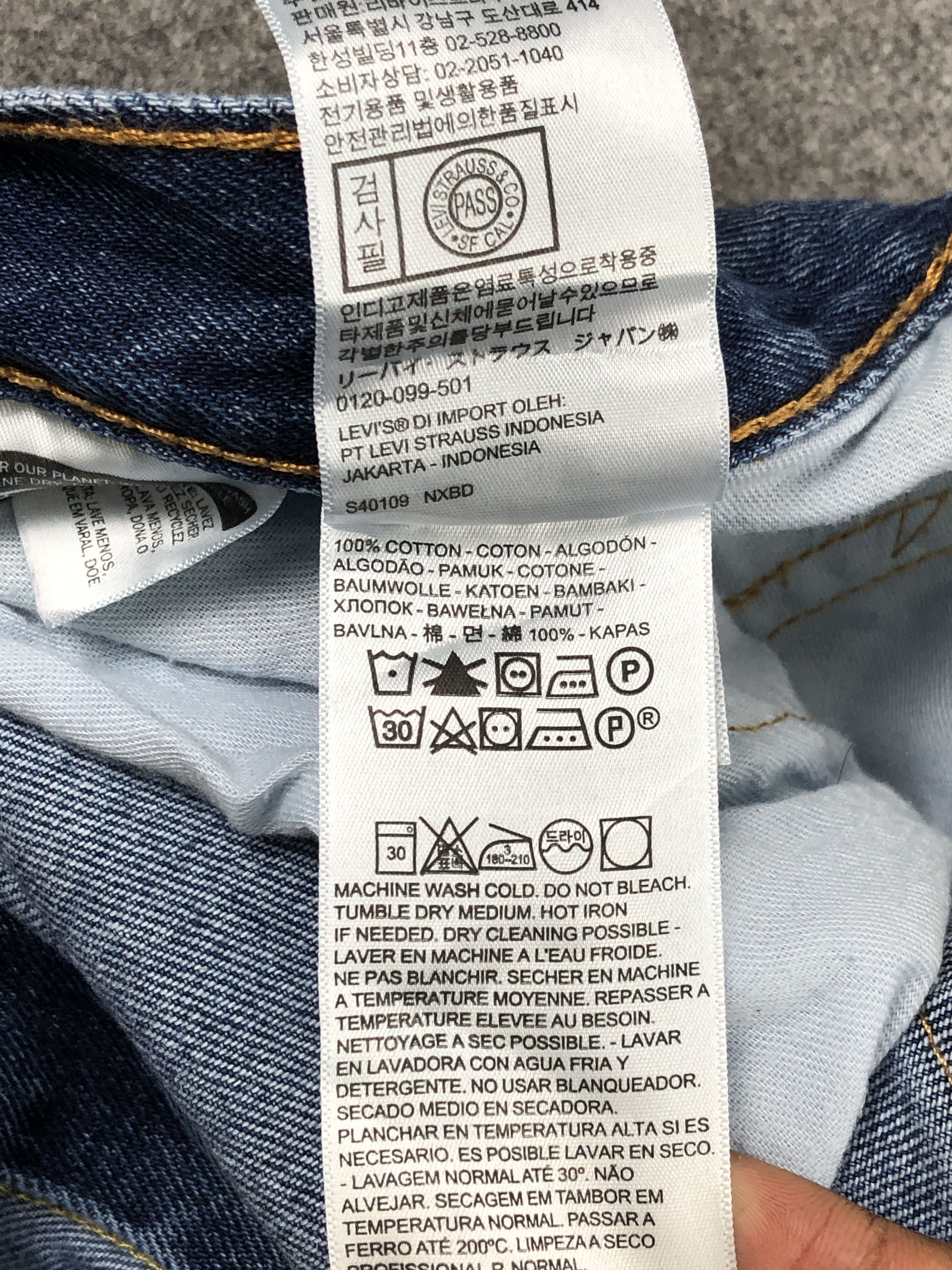 Levi's Vintage Levis 550 Blue Denim Jeans DP2288 Size US 40 / EU 56 - 13 Thumbnail
