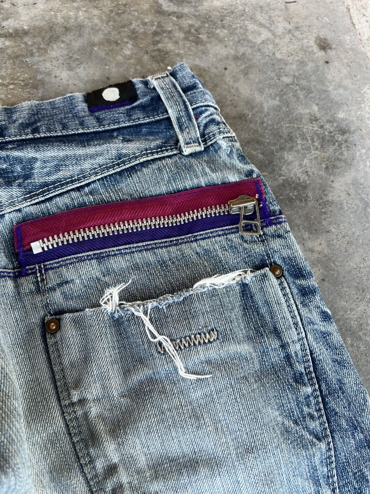 Japanese Brand 💥FLARE💥VINTAGE 90’S STYLE BLUE WAY DISTRESS JEANS VERY RARE Size US 31 - 16 Thumbnail