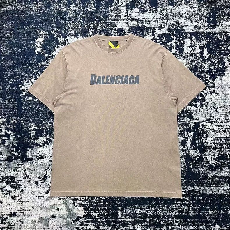 Balenciaga Balenciaga SS23 Hole Lettering Logo Aged T-Shirt Size US XXS / EU 40 - 1 Thumbnail