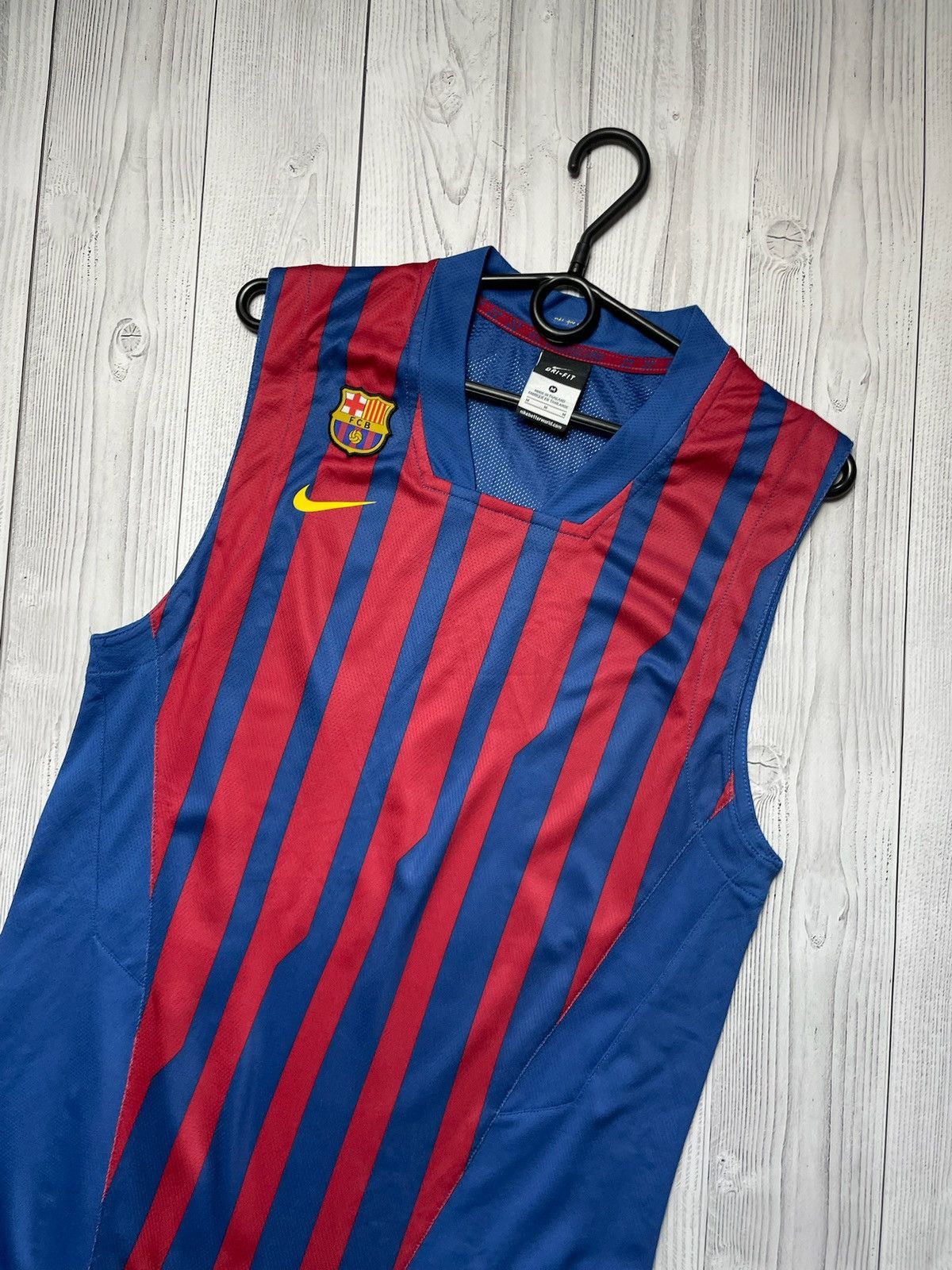 Nike × Vintage Vintage Nike Barcelona soccer jersey size M tee rare Size US M / EU 48-50 / 2 - 3 Thumbnail