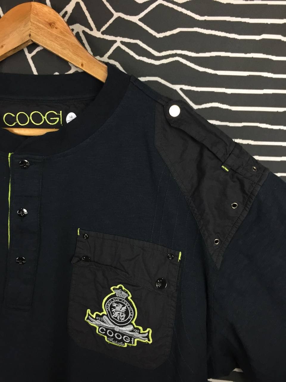 Coogi Coogi Australia Crest Logo Technical Military Henley Tee Size US XXL / EU 58 / 5 - 4 Thumbnail