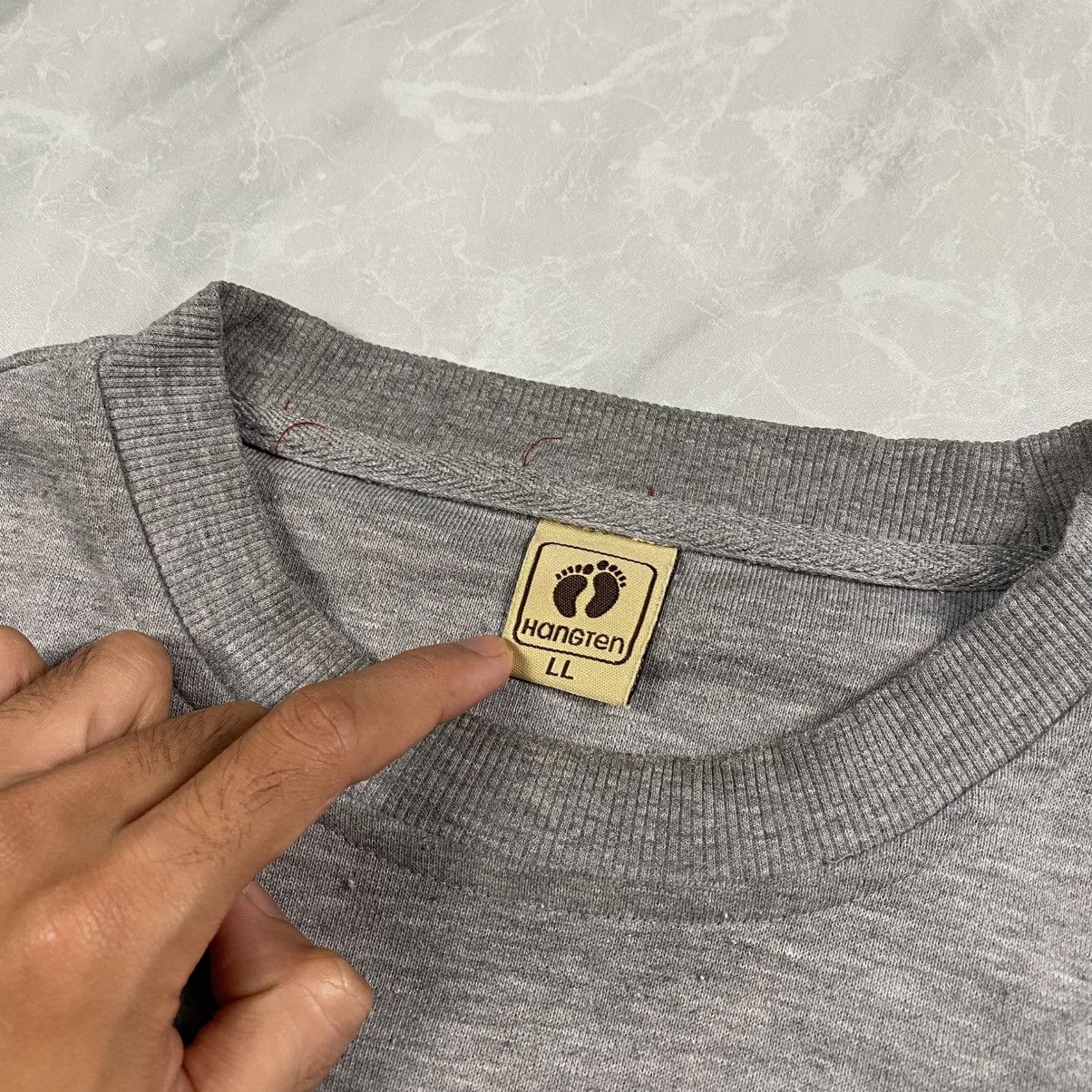 Hang Ten Vintage Hang Ten Surf Center Logo Crewneck Size US L / EU 52-54 / 3 - 4 Thumbnail