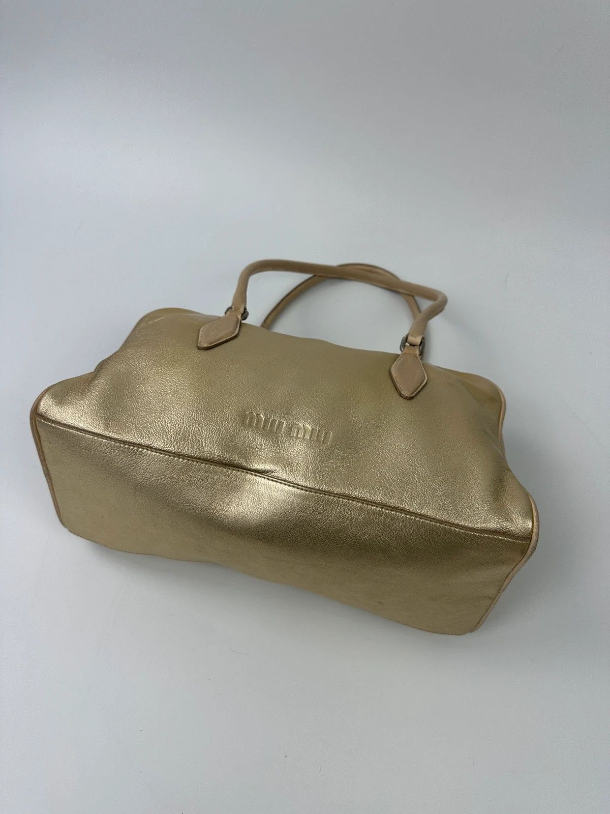 Miu Miu Miu Miu 90’s Gold Leather Shiny Boston Handbag ShoulderBag Size ONE SIZE - 2 Thumbnail