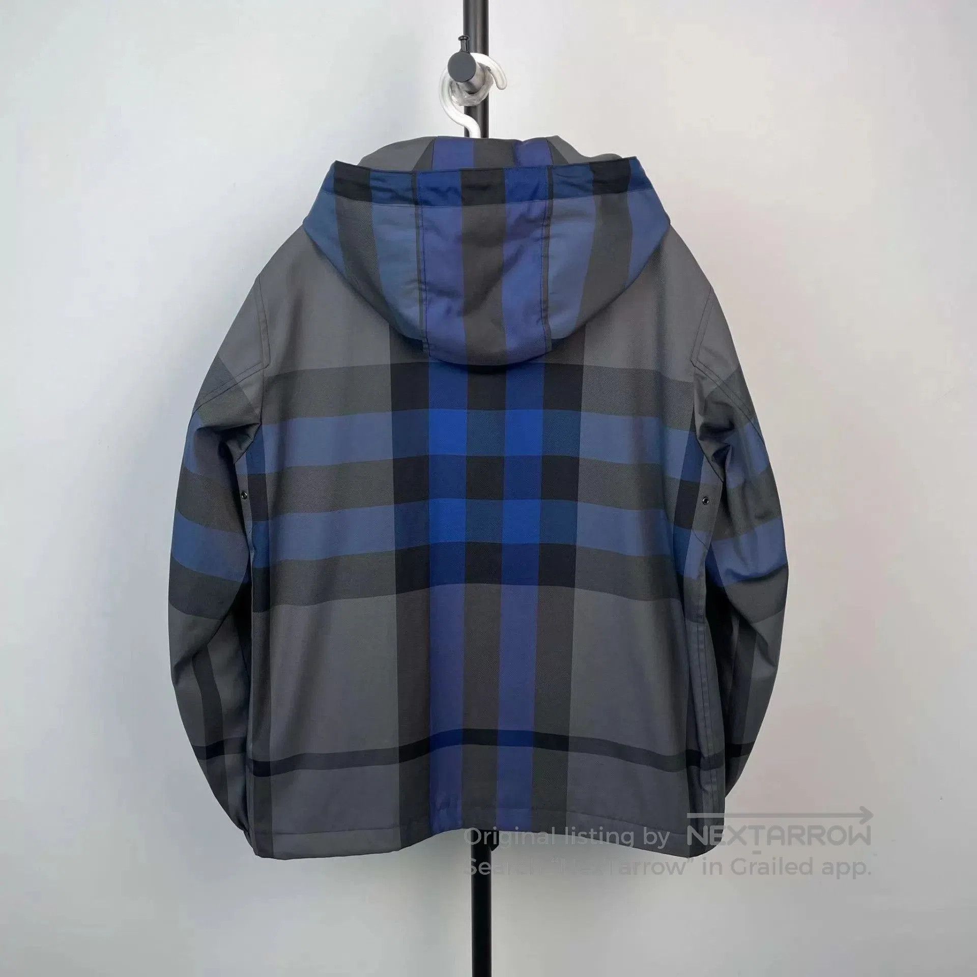 Burberry Hooded Checkered Light Jacket Blue Size M. Size US M / EU 48-50 / 2 - 2 Thumbnail