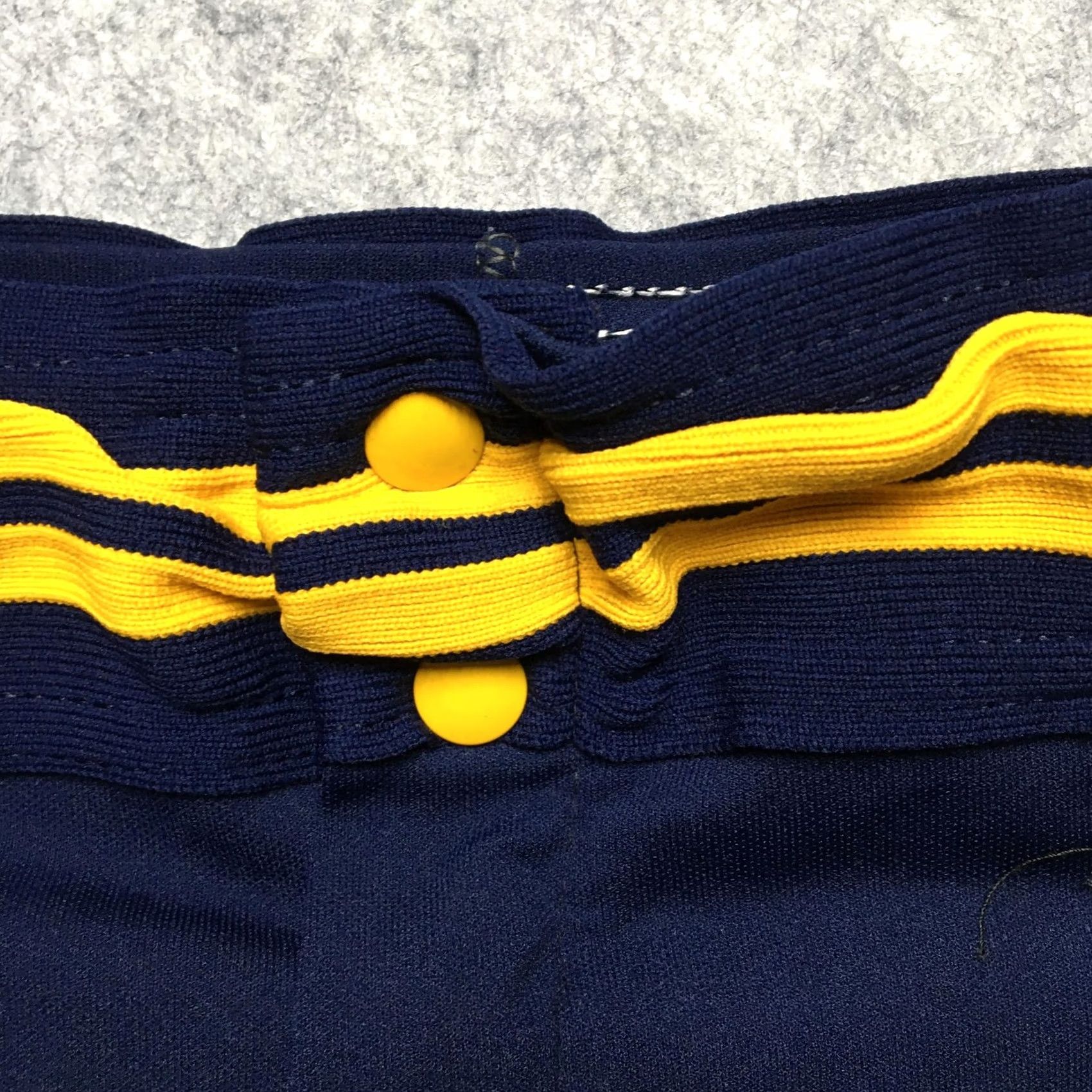Vintage VINTAGE Southern Athletic Shorts Mens Large Navy Blue Gold Striped Waistband USA 80s Size US 33 - 3 Thumbnail