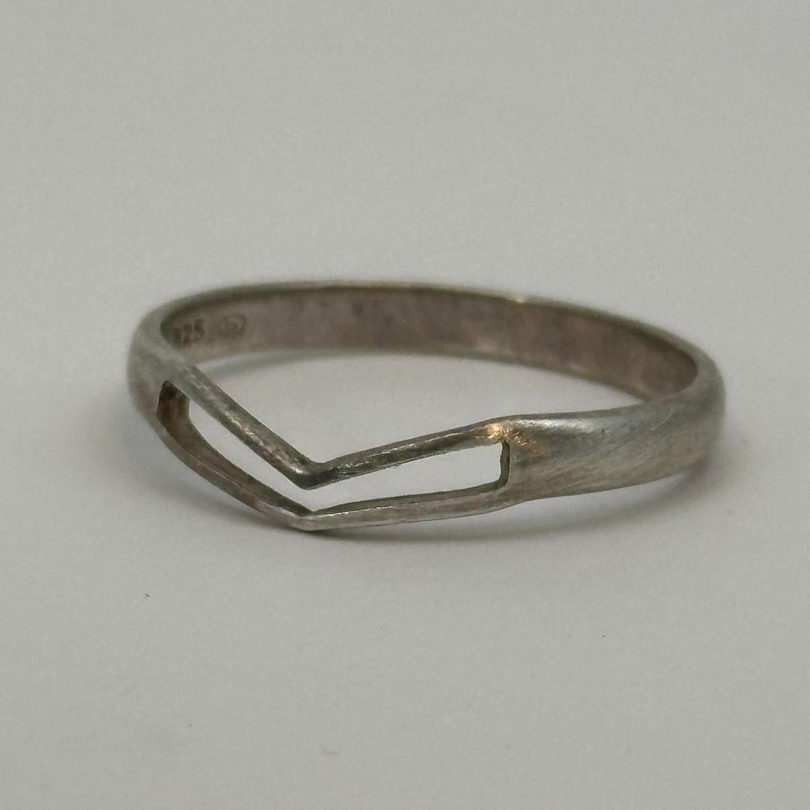 Vintage Vintage Silver Weird Ornamental Wire Basic Boho Band Ring Size ONE SIZE - 3 Thumbnail