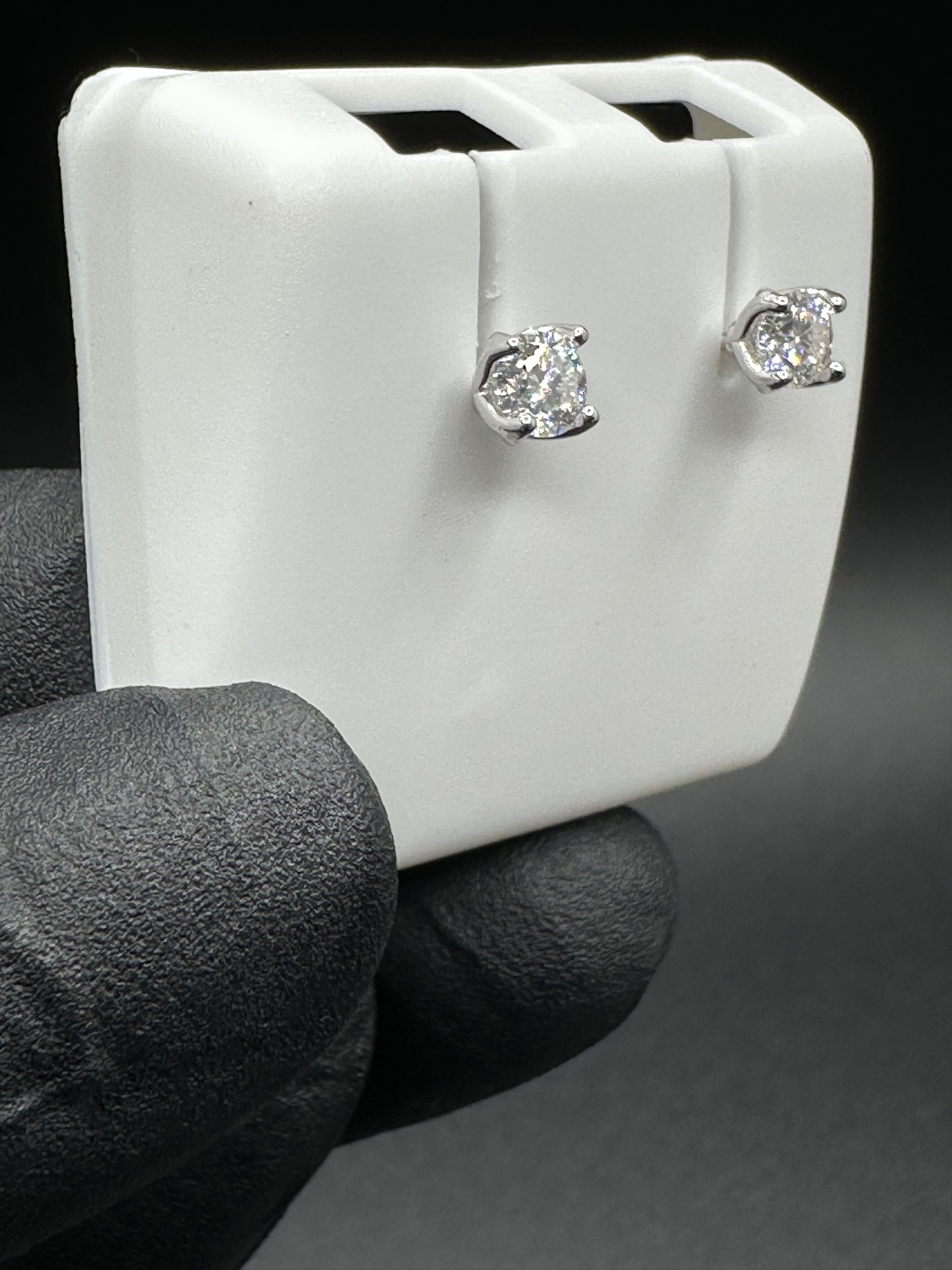 Jewelry MOISSANITE STUD SCREW BACK EARRINGS Size ONE SIZE - 2 Thumbnail
