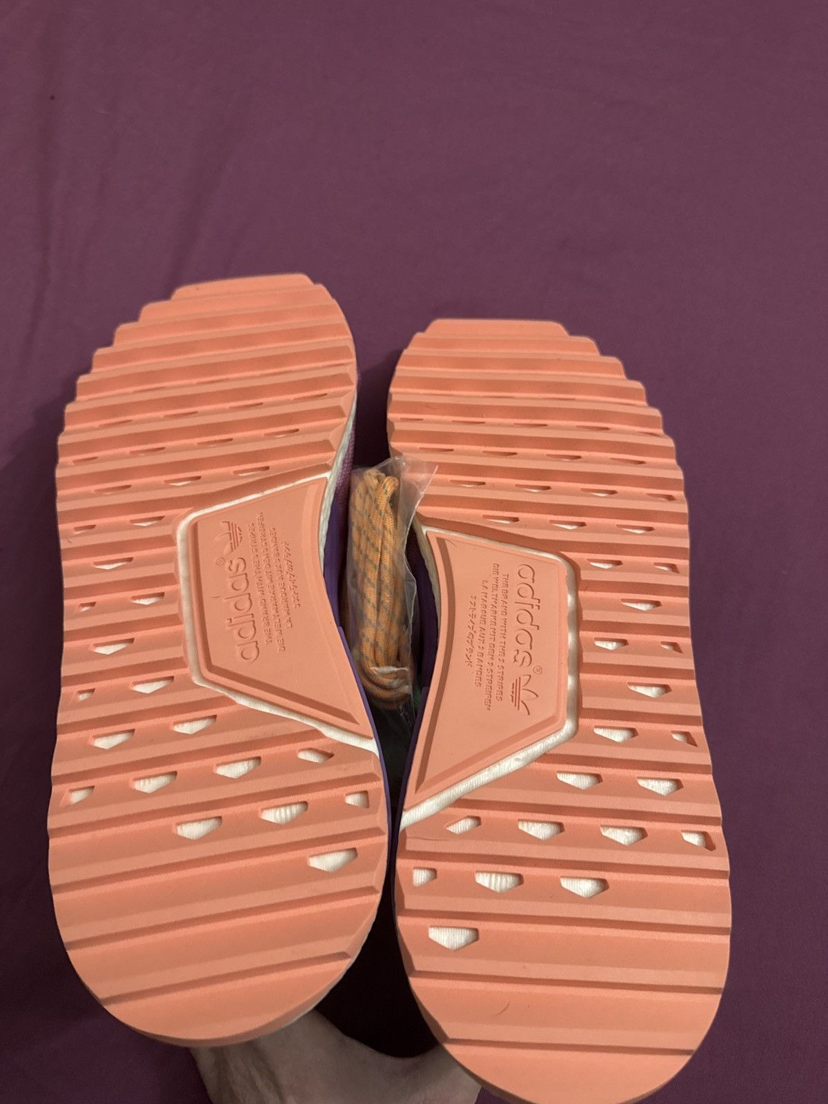 Adidas Adidas nmd chalk coral Size US 9.5 / EU 42-43 - 4 Thumbnail