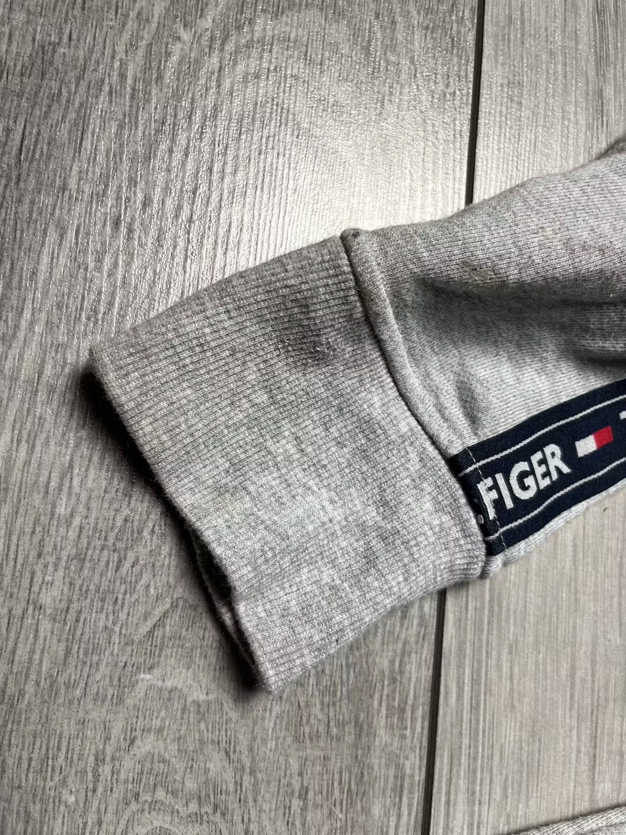 Tommy Hilfiger Tommy Hilfiger zip hoodie logo sleeves size Large Size US L / EU 52-54 / 3 - 5 Thumbnail