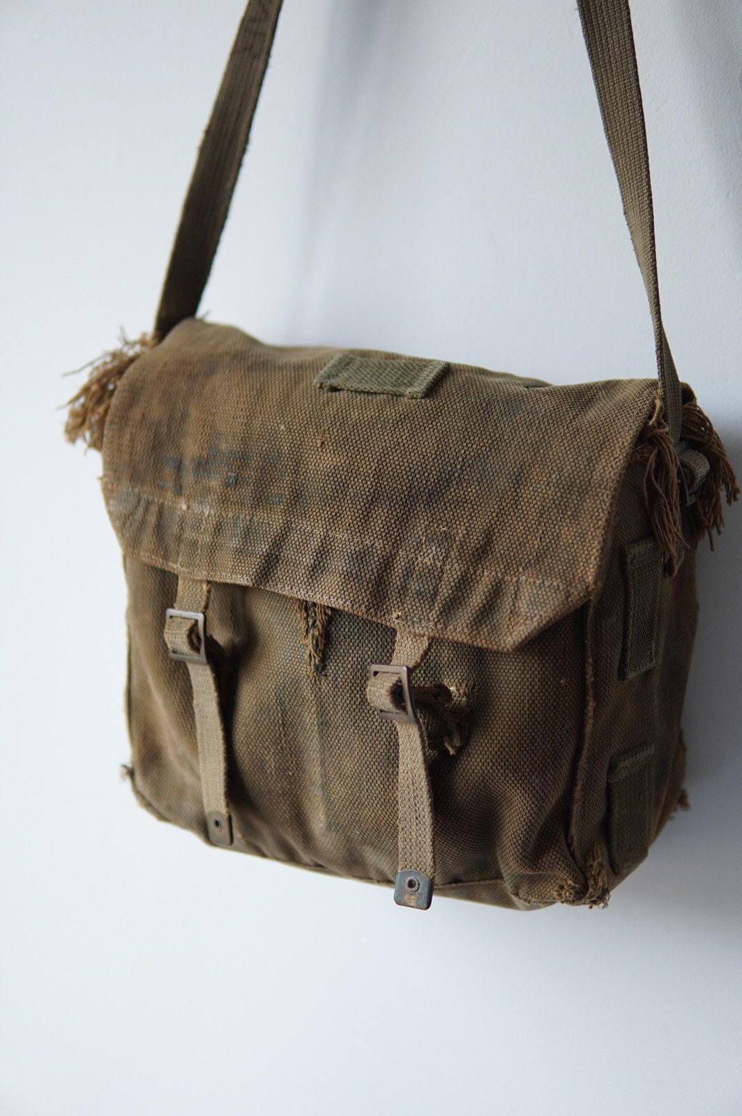 Vintage WWII Painted Canvas Shoulders Bag Size ONE SIZE - 4 Thumbnail