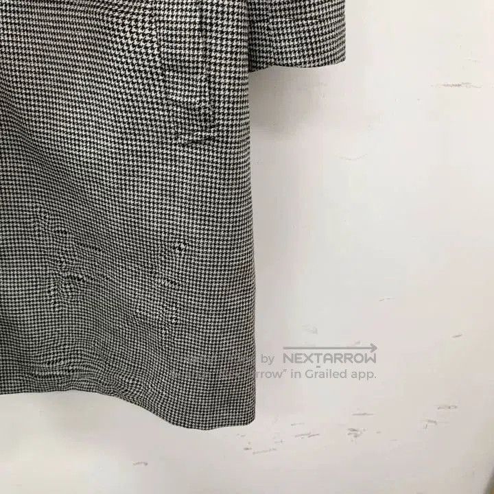 Dior gray houndstooth wool trench coat with belt. Size US L / EU 52-54 / 3 - 5 Thumbnail