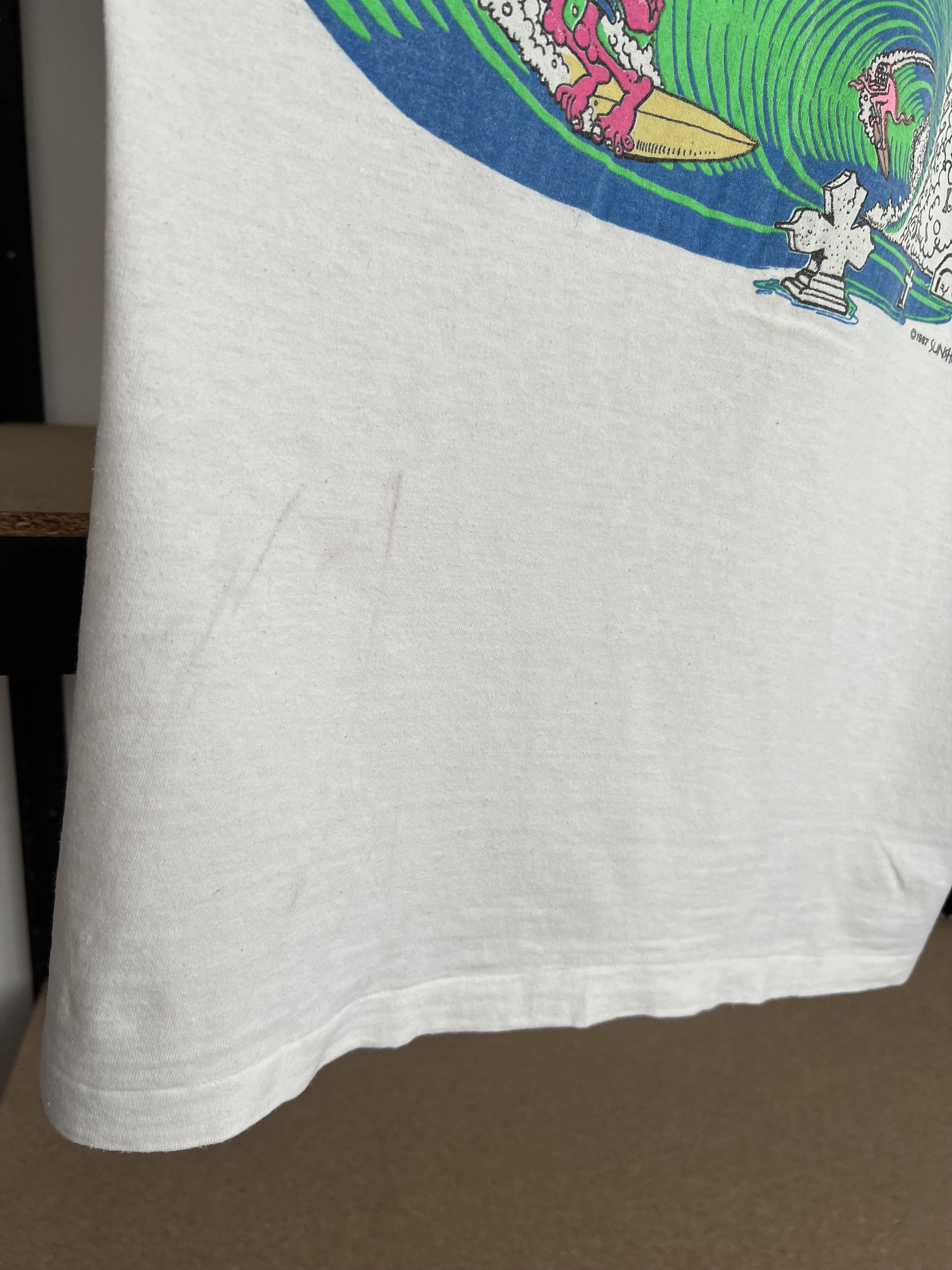 Vintage Vintage 1987 Monster Island Sunshine Designs Surf T-shirt Size US L / EU 52-54 / 3 - 19 Thumbnail