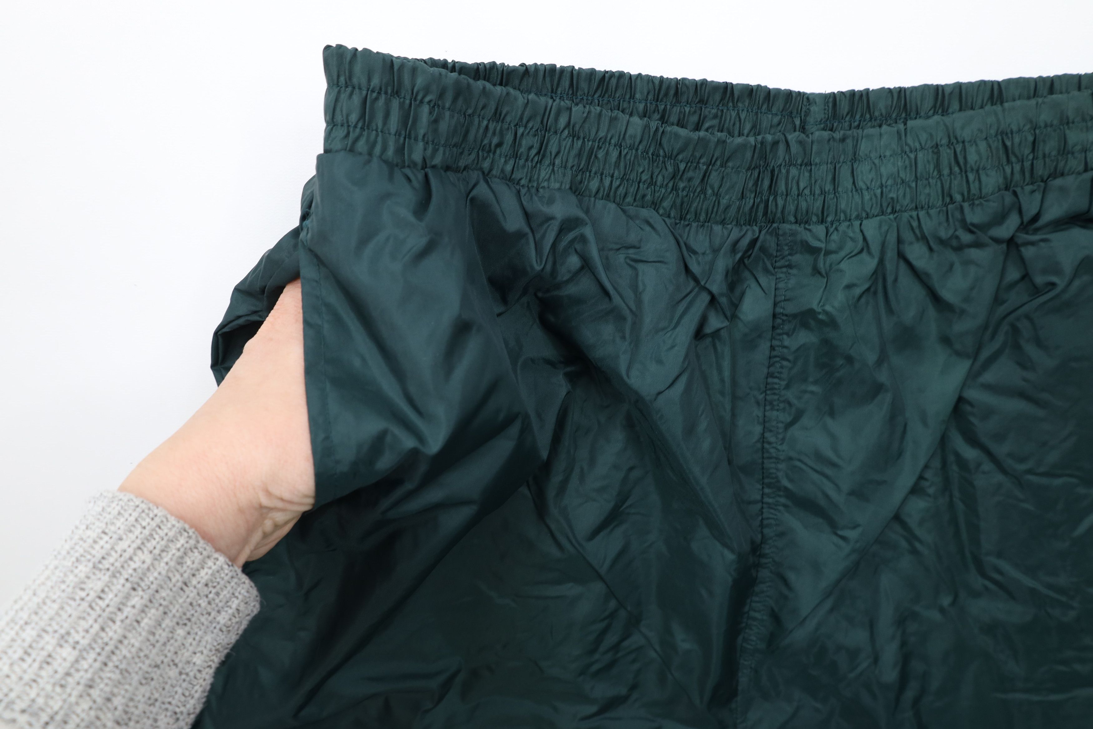 Vintage Deadstock Vintage 90s Streetwear Windbreaker Shorts Green Size US 36 / EU 52 - 7 Thumbnail
