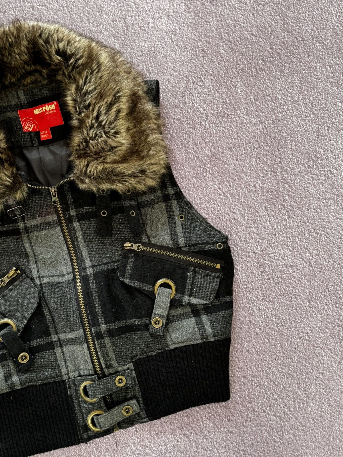 Japanese Brand Avant Garde Faux Fur Glamour Y2K Plaid Vest Size M / US 6-8 / IT 42-44 - 5 Thumbnail