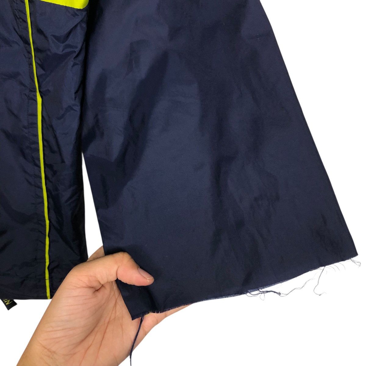 Nike Vintage Nike Swoosh Windbreaker — Electric Yellow Panel Size US M / EU 48-50 / 2 - 16 Thumbnail