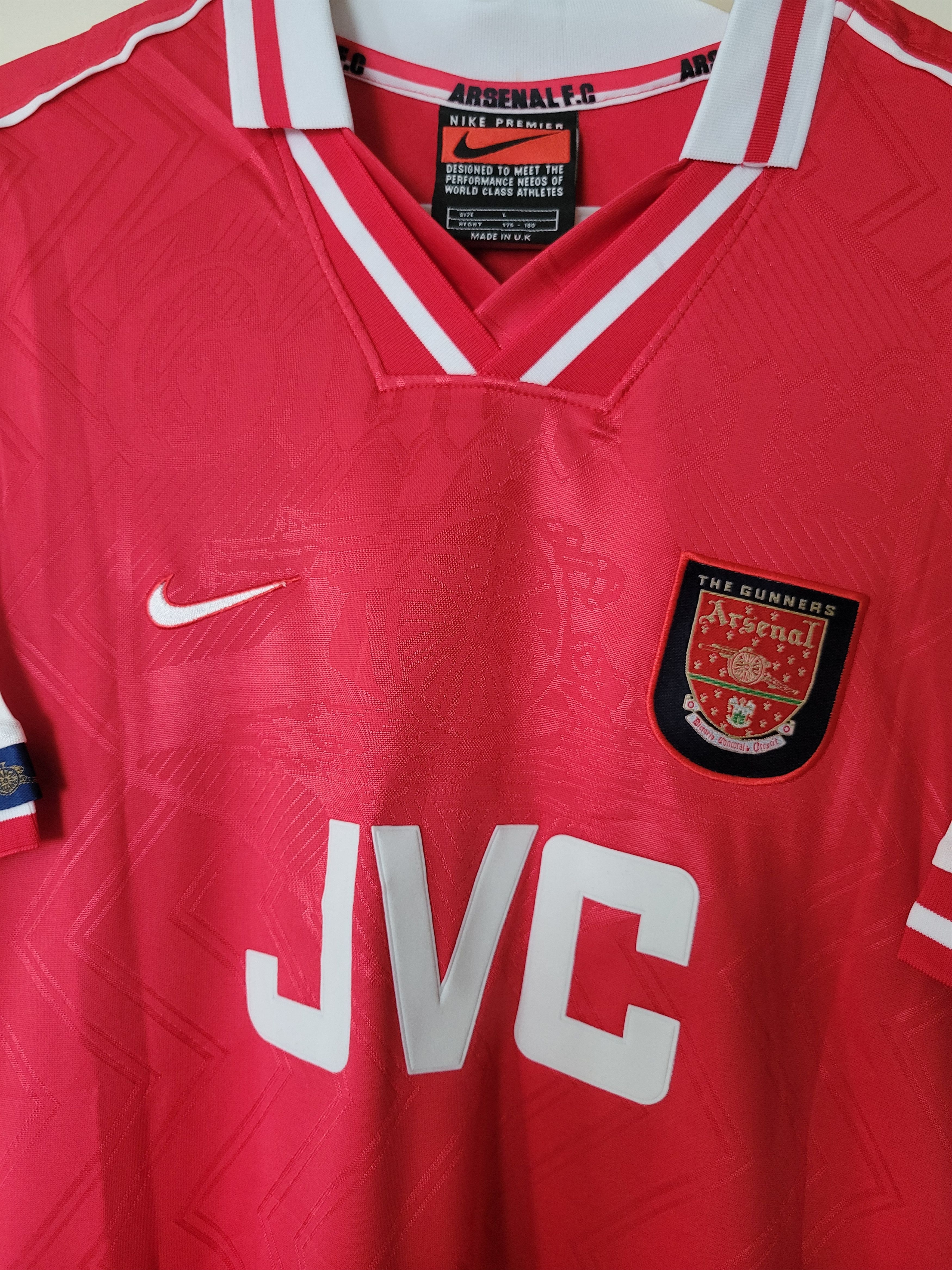 Other Bergkamp 10 Arsenal 1997-1998 Jersey vintage football shirt Size US L / EU 52-54 / 3 - 4 Thumbnail