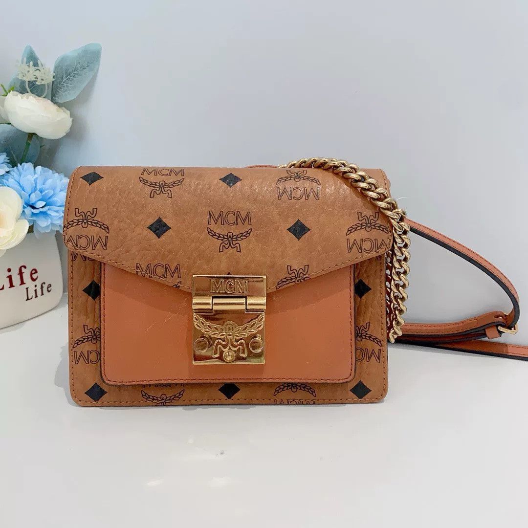 MCM Pre-loved Bag Very good condition Size ONE SIZE - 1 Thumbnail