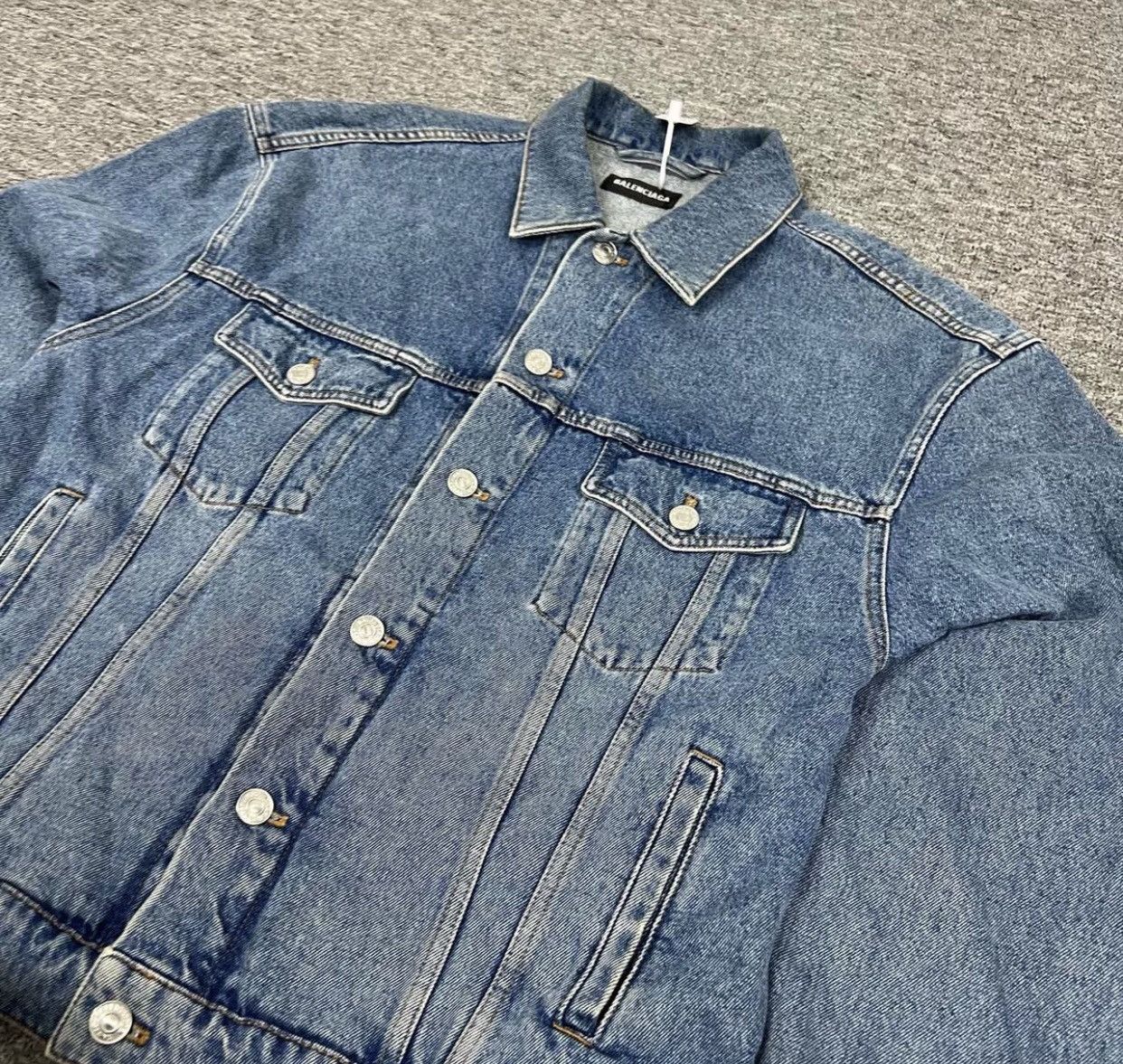 Balenciaga Balenciaga Seven-Language Washed Denim Jacket 2412-Nextarrow Size US M / EU 48-50 / 2 - 4 Thumbnail