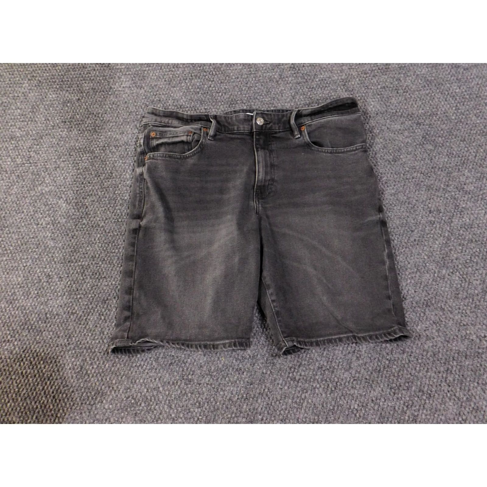 Zara VINTAGE Zara Denim Shorts Mens 36 Black Cut Off Raw Hem Casual Distressed Jean Pakistan Mens Size US 36 / EU 52 - 2 Thumbnail