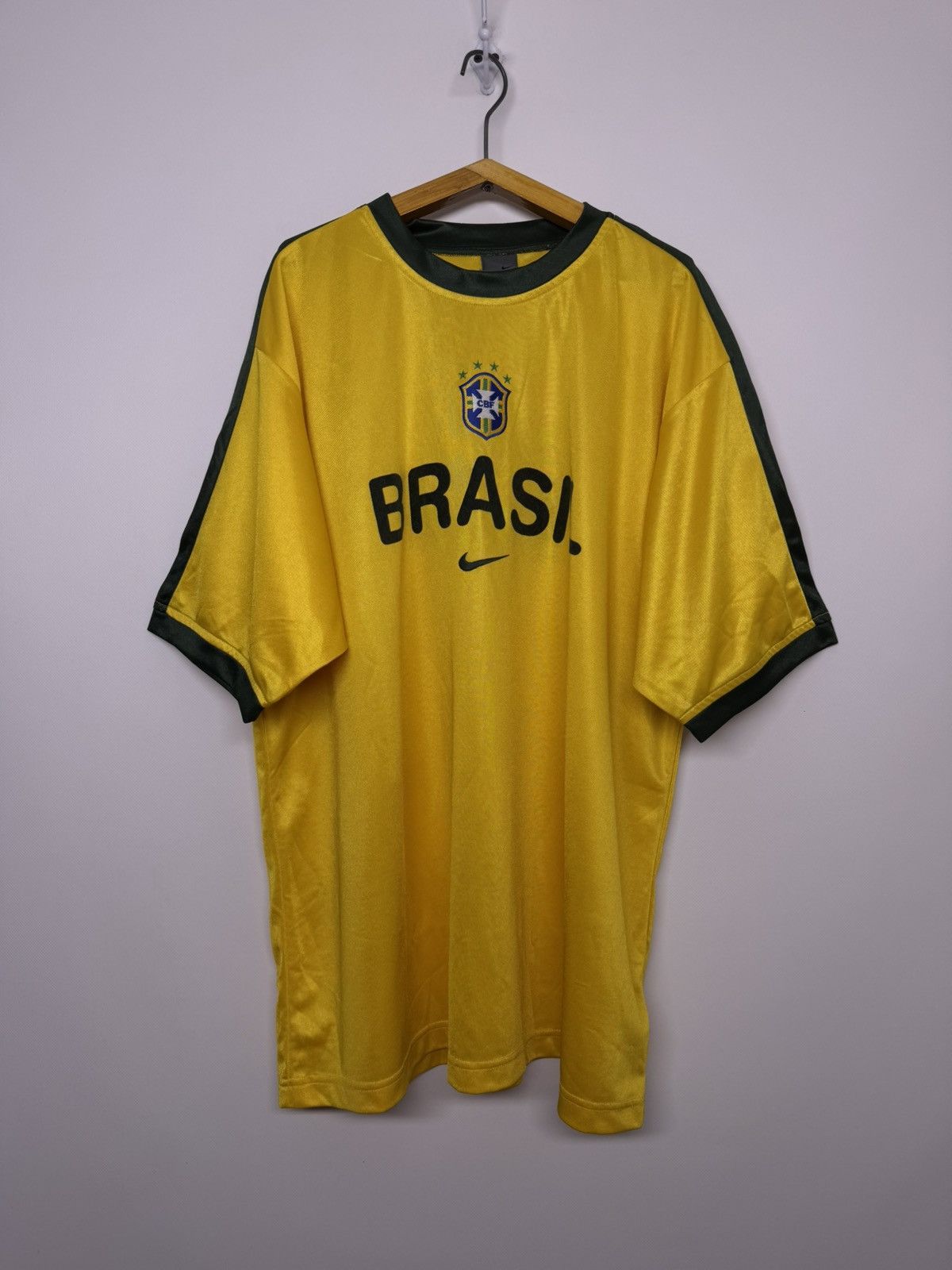 Nike Vintage BRAZIL 2000/2002 HOME FOOTBALL SHIRT SOCCER JERSEY Size US XL / EU 56 / 4 - 1 Thumbnail