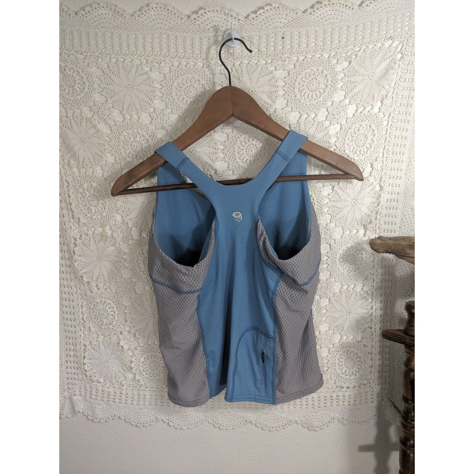 Mountain Hardwear Mountain Hardwear Tank Top Women Medium Built In Shelf Bra Size M / US 6-8 / IT 42-44 - 2 Thumbnail