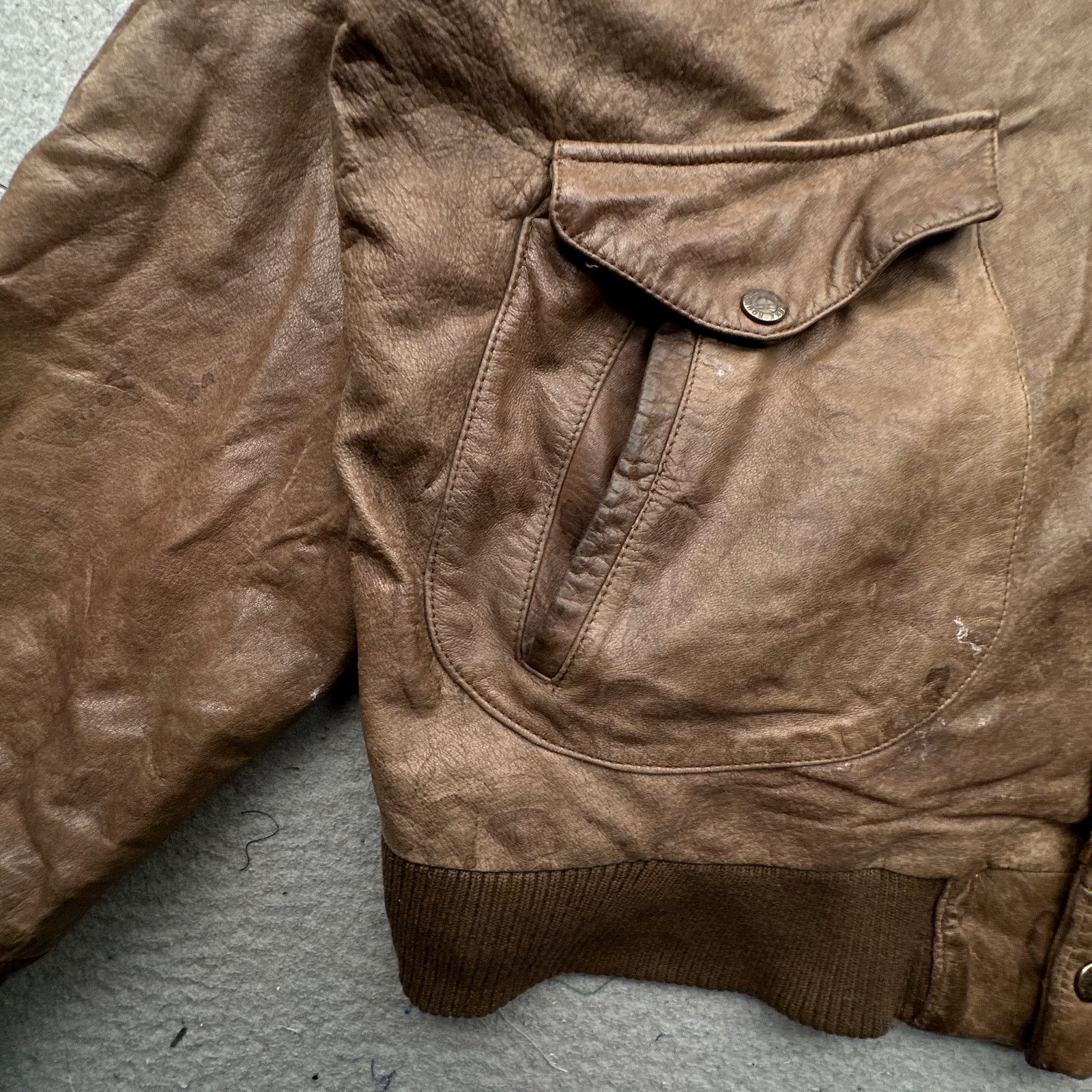 Roundtree & Yorke Vintage Roundtree & Yorke Bomber Leather Jacket XL Map Size US XL / EU 56 / 4 - 10 Thumbnail