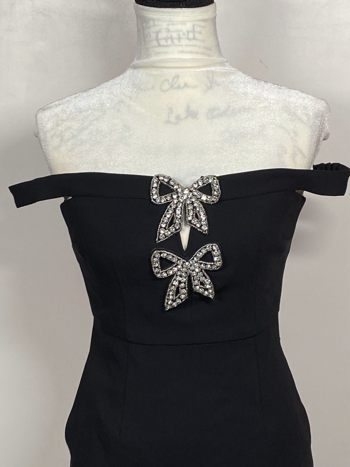 Self-Portrait Self Portrait Bow Crepe Off-the-Shoulder Midi Dress size 2 Size XS / US 0-2 / IT 36-38 - 8 Thumbnail