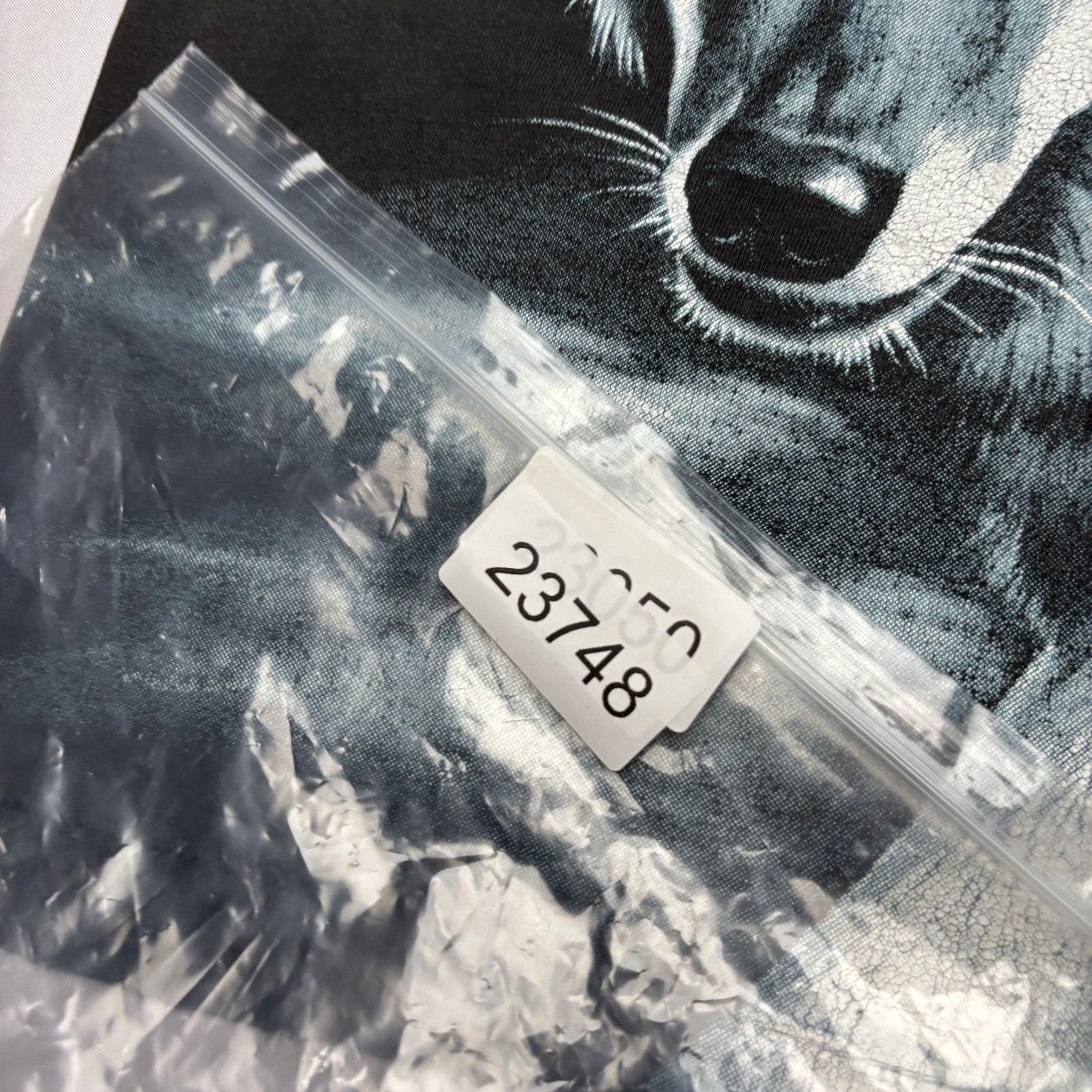 Hanes × Vintage Vintage 1994 Hanes Wolf AOP Shirt Men's Large Single Stitch Size US L / EU 52-54 / 3 - 11 Thumbnail
