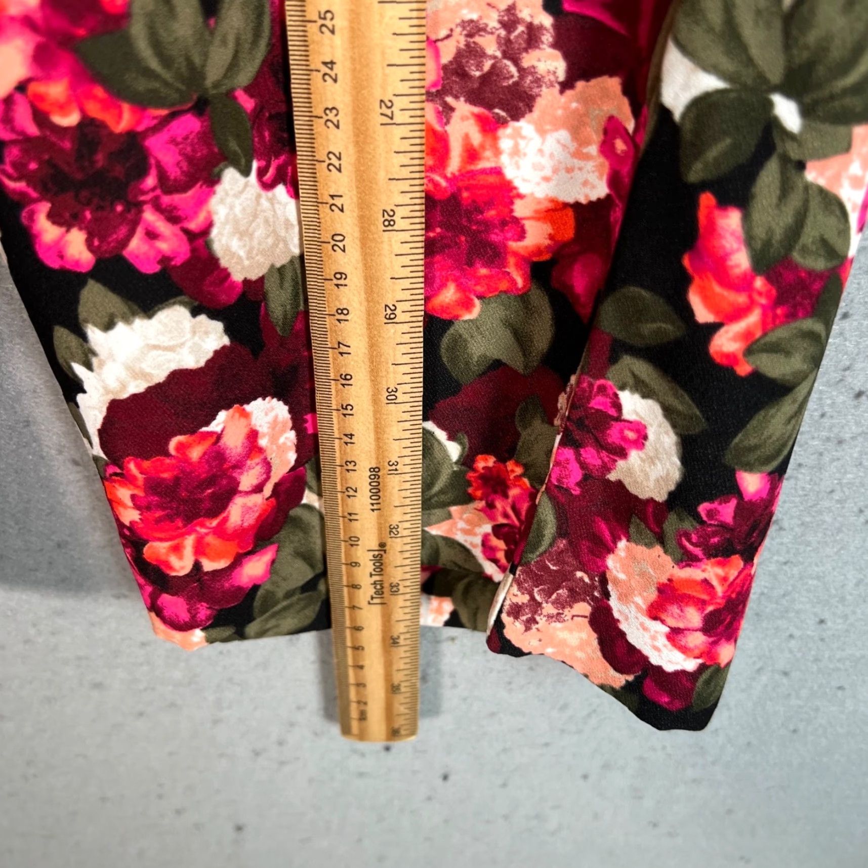 Banana Republic Banana Republic Womens Petite 4 Blake Crop Wide Leg Pants Floral Print Shirt? Size 27" / US 4 / IT 40 - 7 Thumbnail