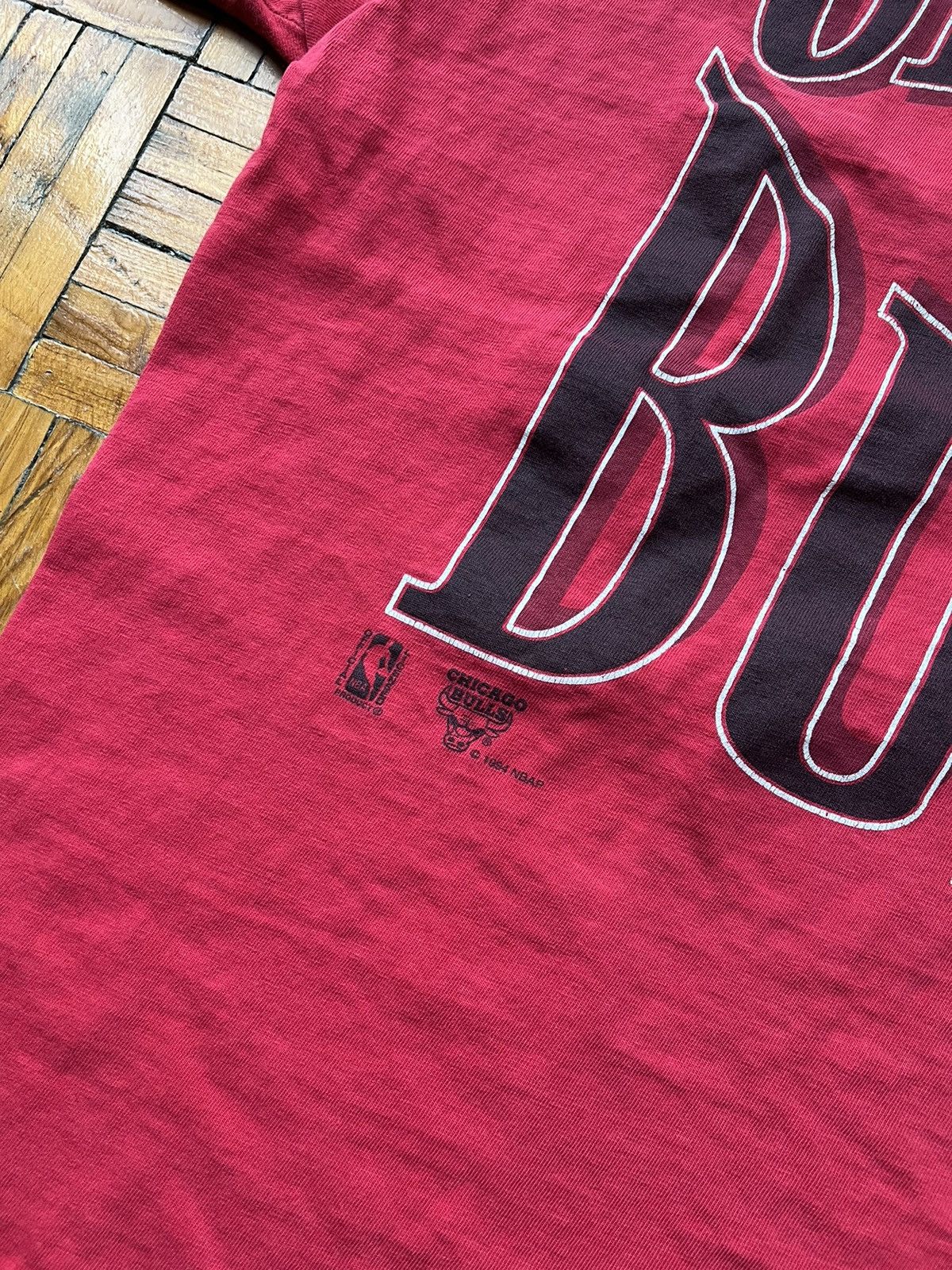 NBA × Vintage 1994 NBAP Bulls Logo Collegiate Single Stitch Team Hanes Tee Size US L / EU 52-54 / 3 - 4 Thumbnail