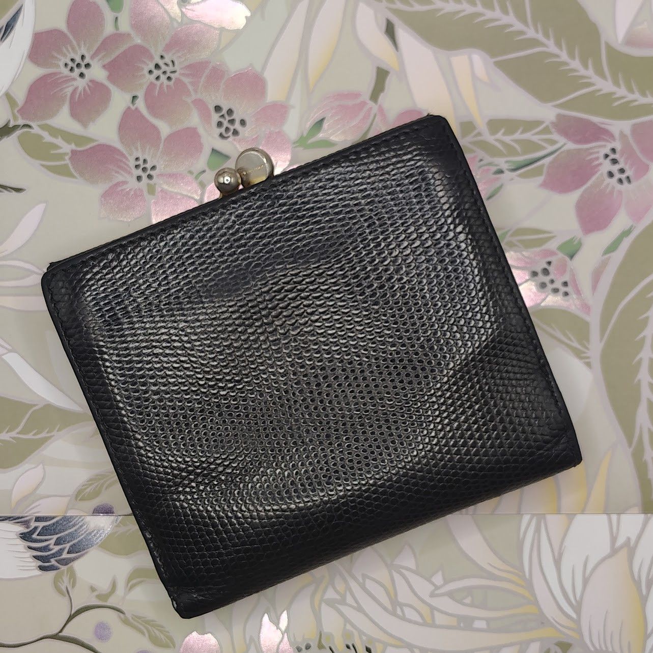 Salvatore Ferragamo Salvatore Ferragamo Vera Trifold Wallet w/Kisslock Size ONE SIZE - 3 Thumbnail
