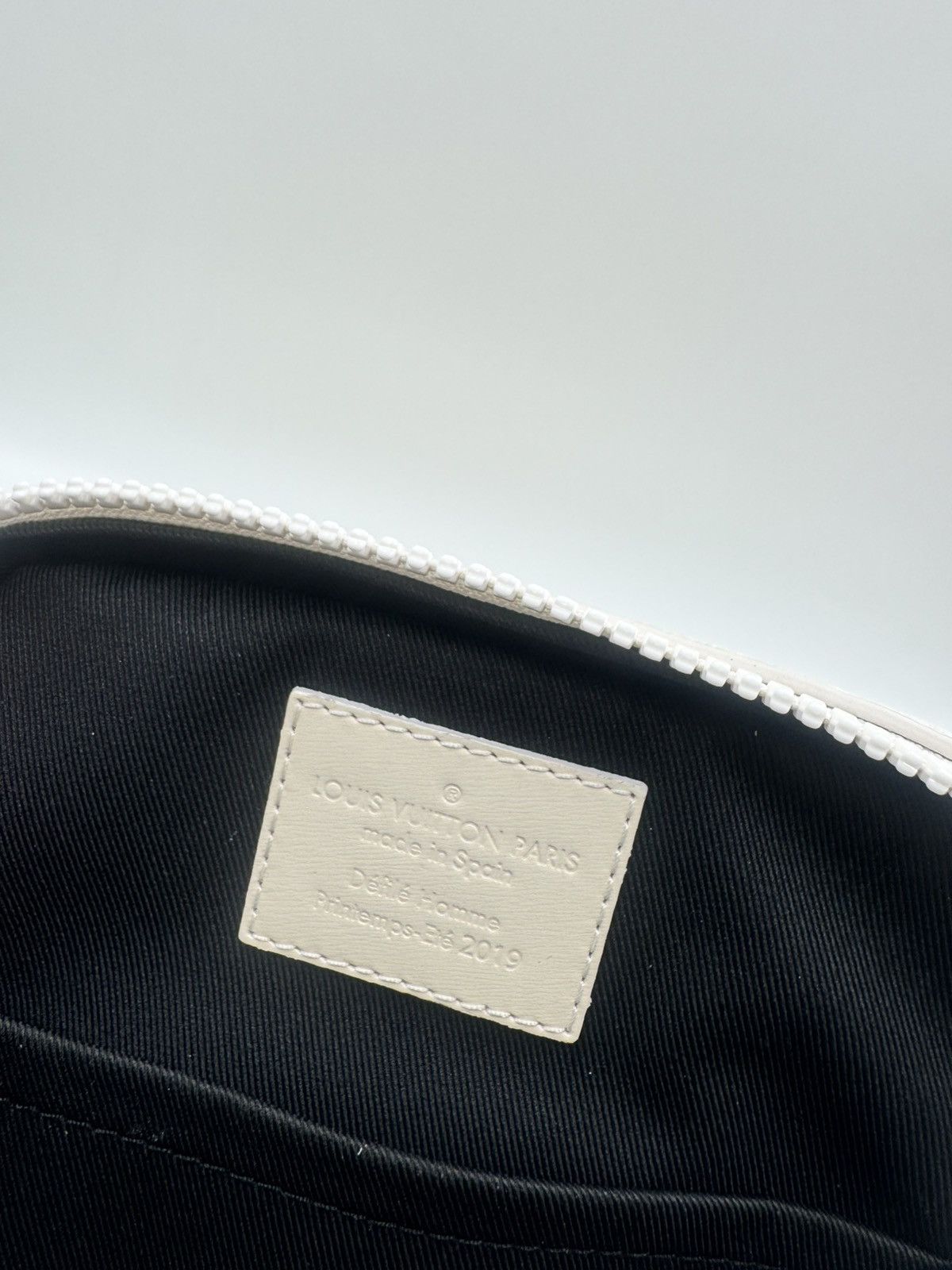 Louis Vuitton Louis Vuitton Utility Side CrossBody Bag Size ONE SIZE - 9 Thumbnail