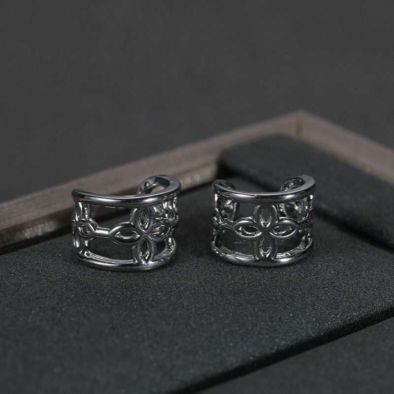 Jewelry Vintage Earrings One Pairs Chrome Jewelry Size ONE SIZE - 1 Thumbnail