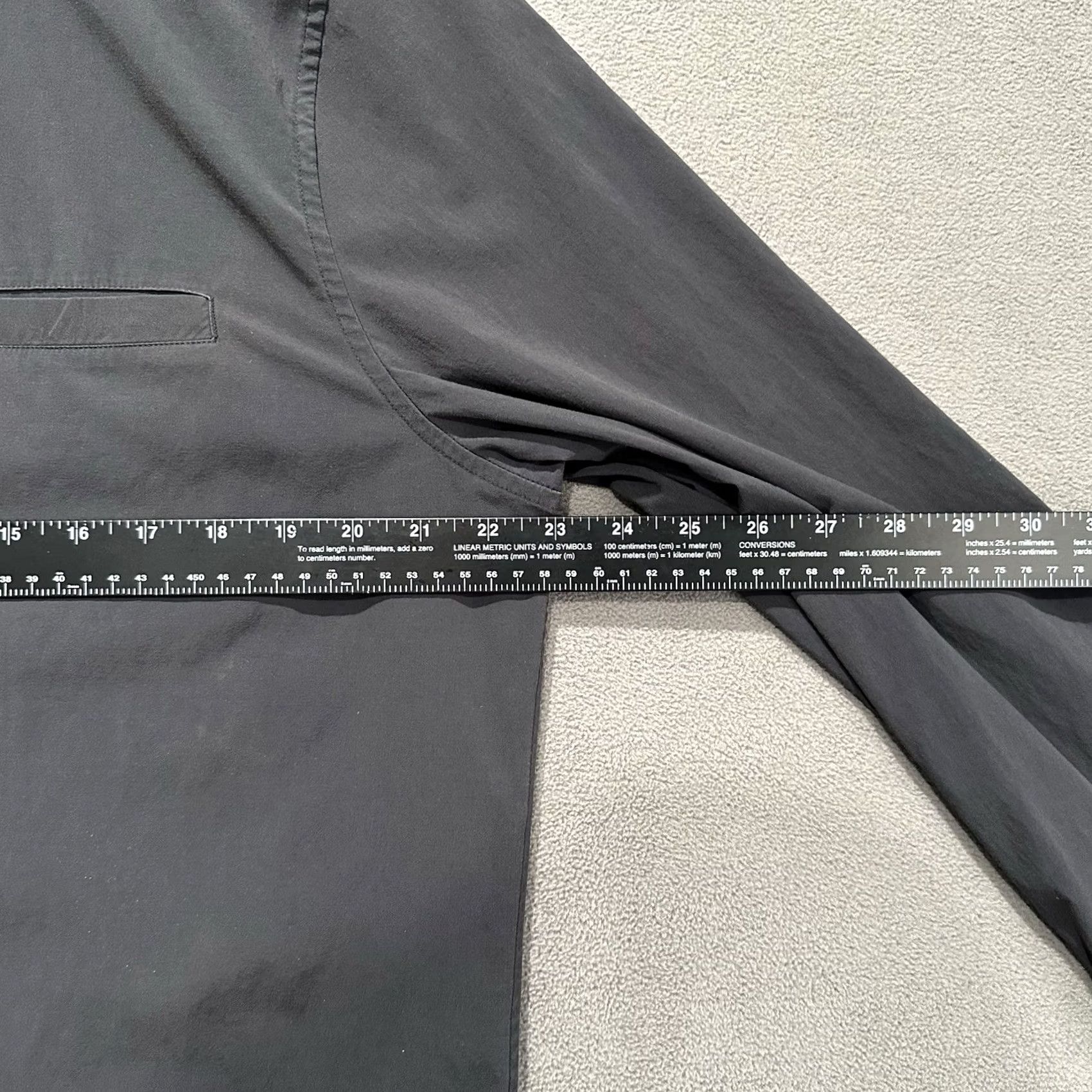 Lululemon Lululemon Button-Up Shirt Mens Large Black Off The Chain GUC Long Sleeve Slim Casual Business Size US L / EU 52-54 / 3 - 7 Thumbnail