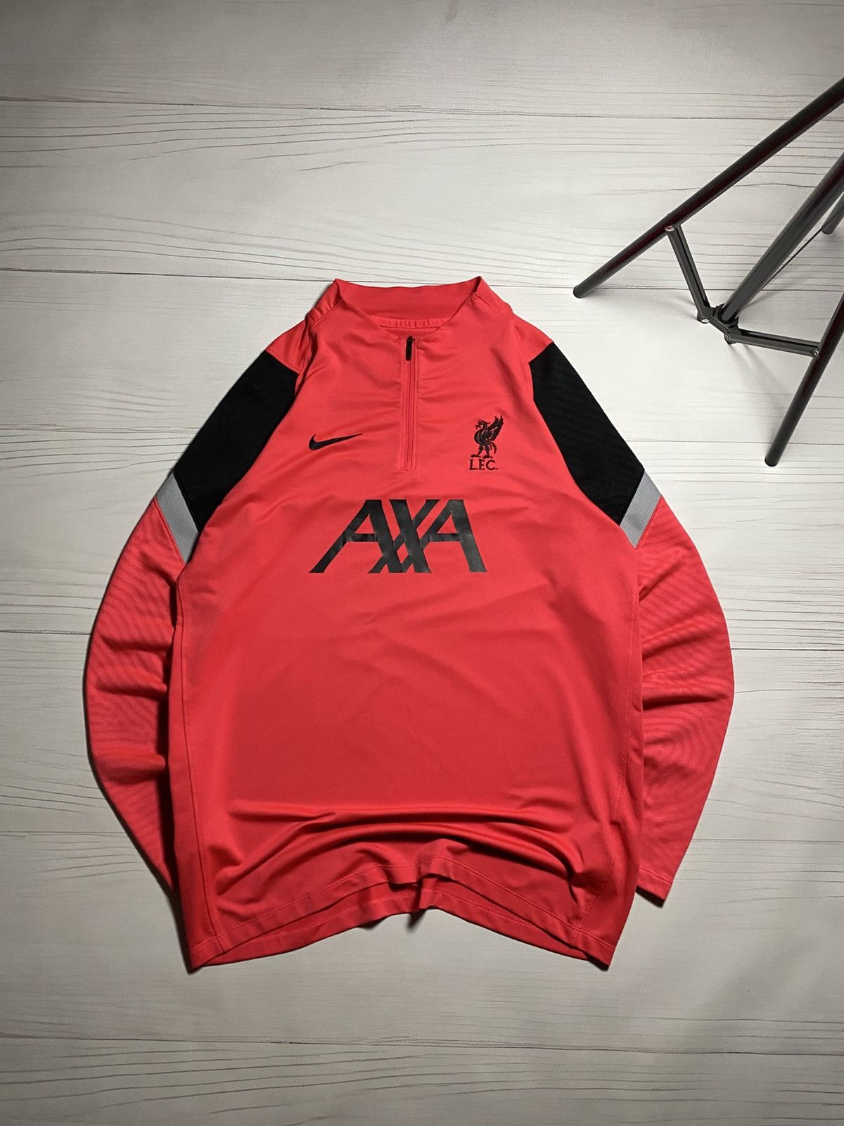 Nike Nike Liverpool 2020/21 training AXA soccer longsleeve jersey Size US L / EU 52-54 / 3 - 1 Thumbnail