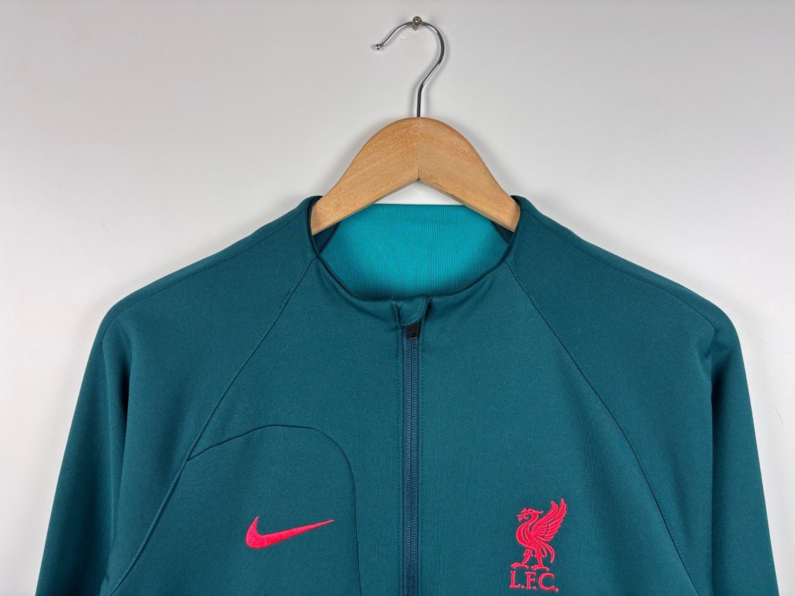 Nike Nike 2022-23 Liverpool Academy Pro Anthem Slim Fit Jacket Size US S / EU 44-46 / 1 - 2 Thumbnail