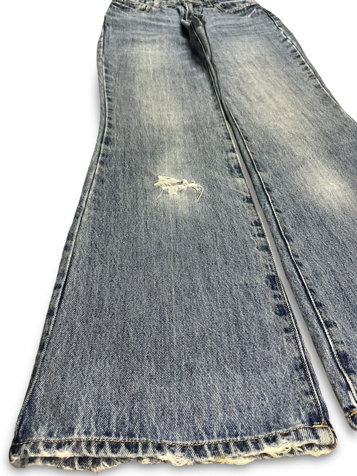 Japanese Brand Vintage Japanese Brand Blue Wash Distressed Flare Jeans Size 27" / US 4 / IT 40 - 6 Thumbnail