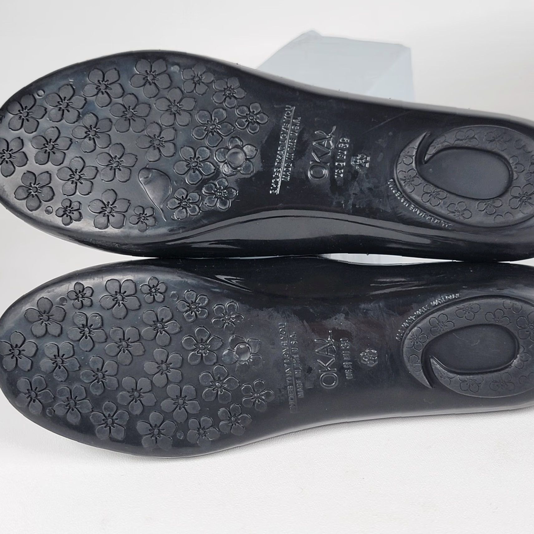 Vintage OKA b Ballet Flats Charcoal Black Jelly Medallion Skimmers Size 9 Women Flat Slip On Round Toe Casual Rubber Upper Medallion Accent, 9 Size US 7 / IT 37 - 7 Thumbnail